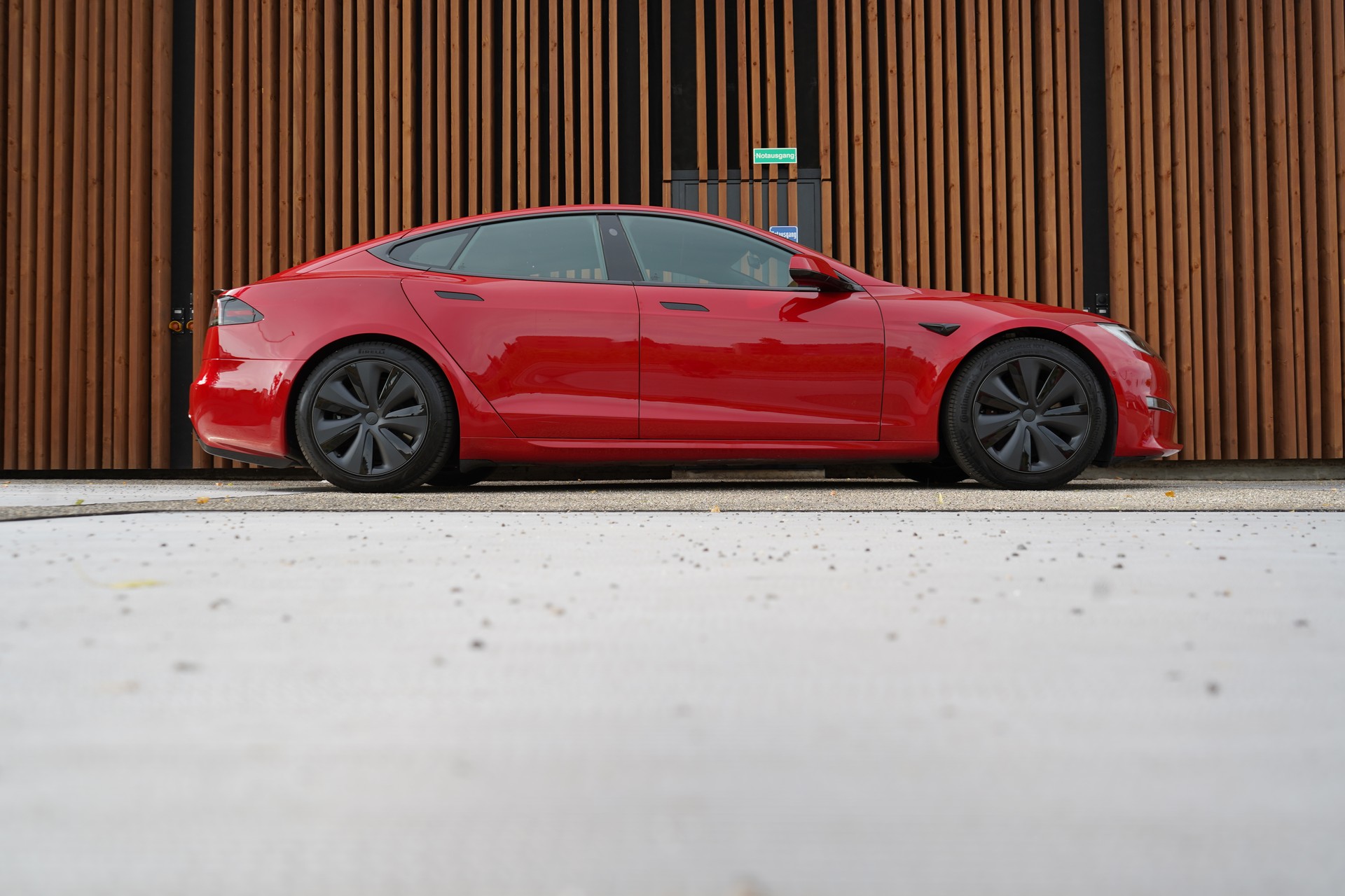 TESLA MODEL S 100 kWh PLAID BLACK l 1268 PS-showroom-element-2