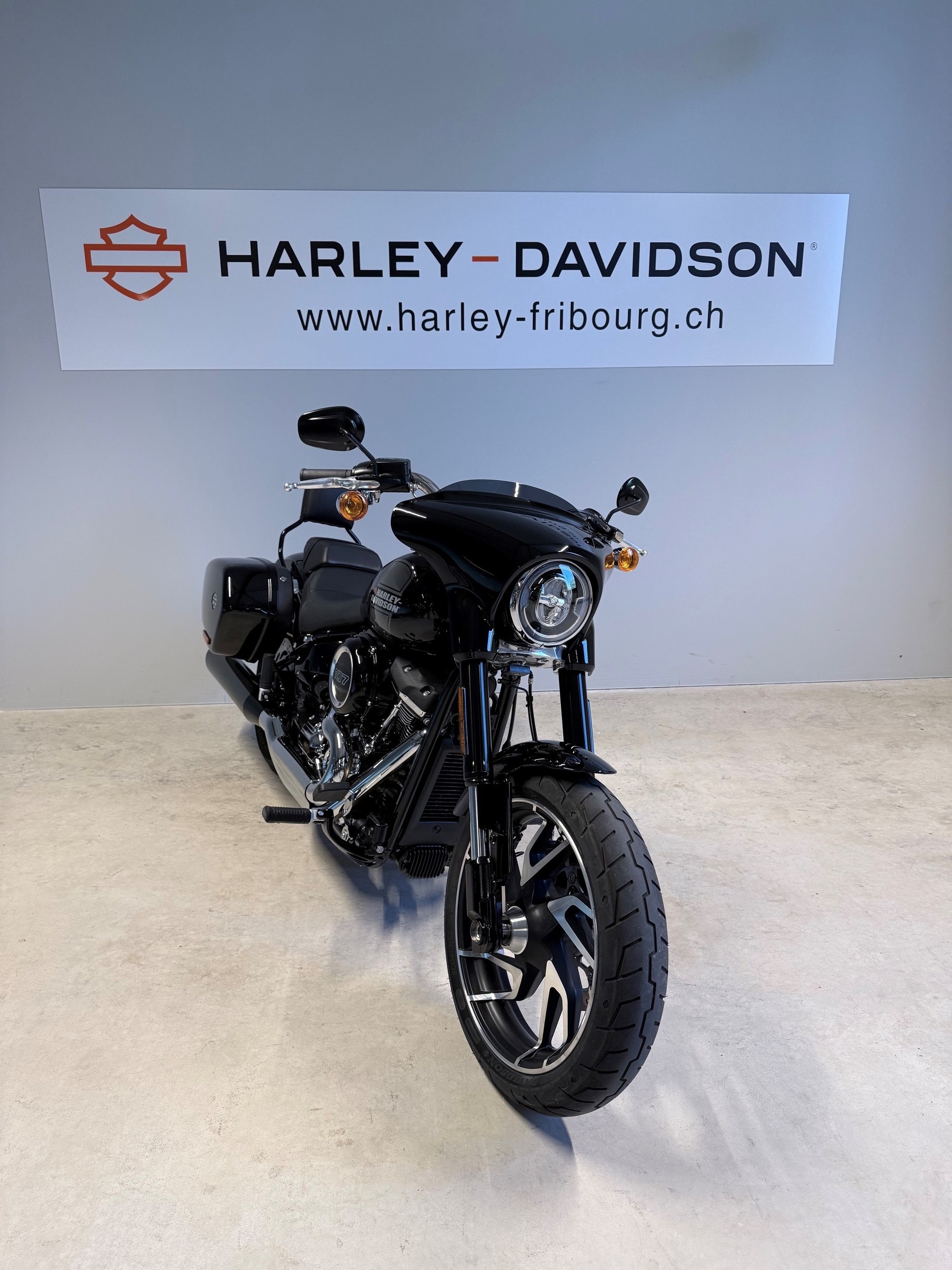 HARLEY-DAVIDSON FLSB Sport Glide 107-showroom-element-1