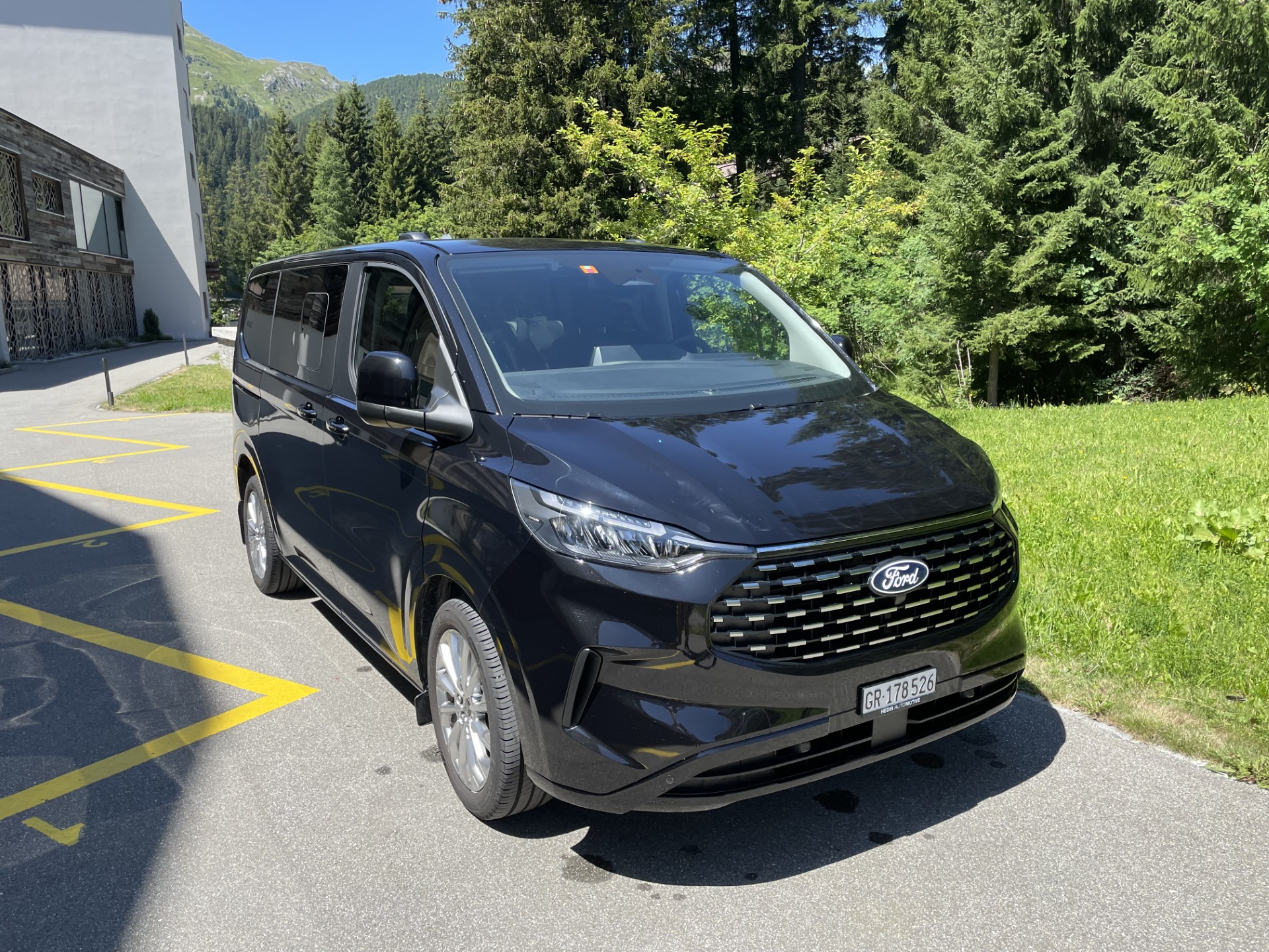 FORD 320 L1-image-0