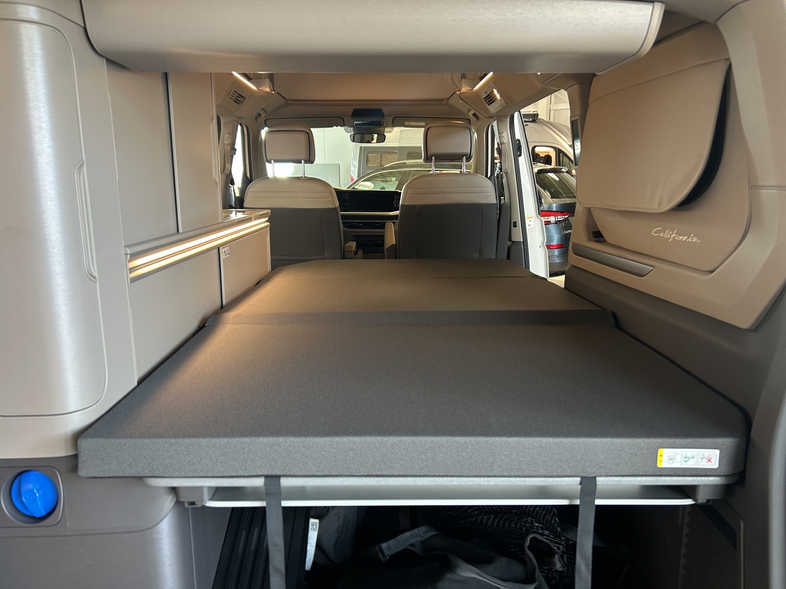 VW New California 2.0 TDI Ocean * Sonderlackierung *-image-9