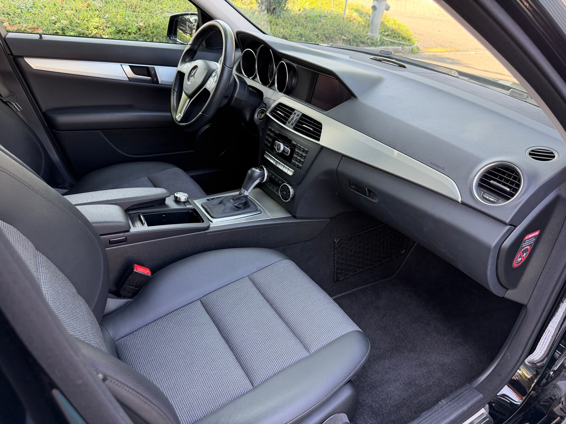MERCEDES-BENZ C 180 Avantgarde 7G-Tronic-image-9