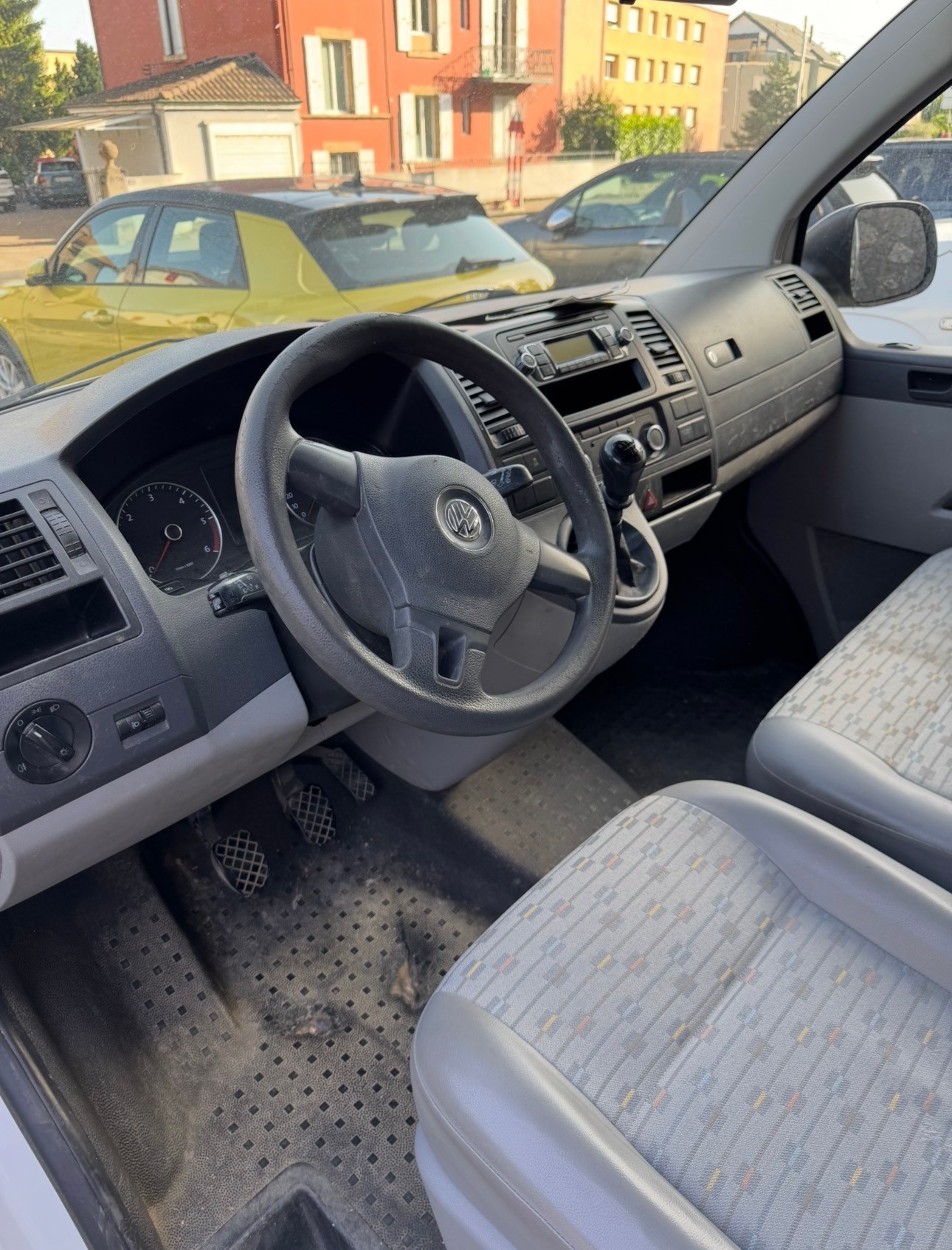 VW T5 2.0 TDI-image-5