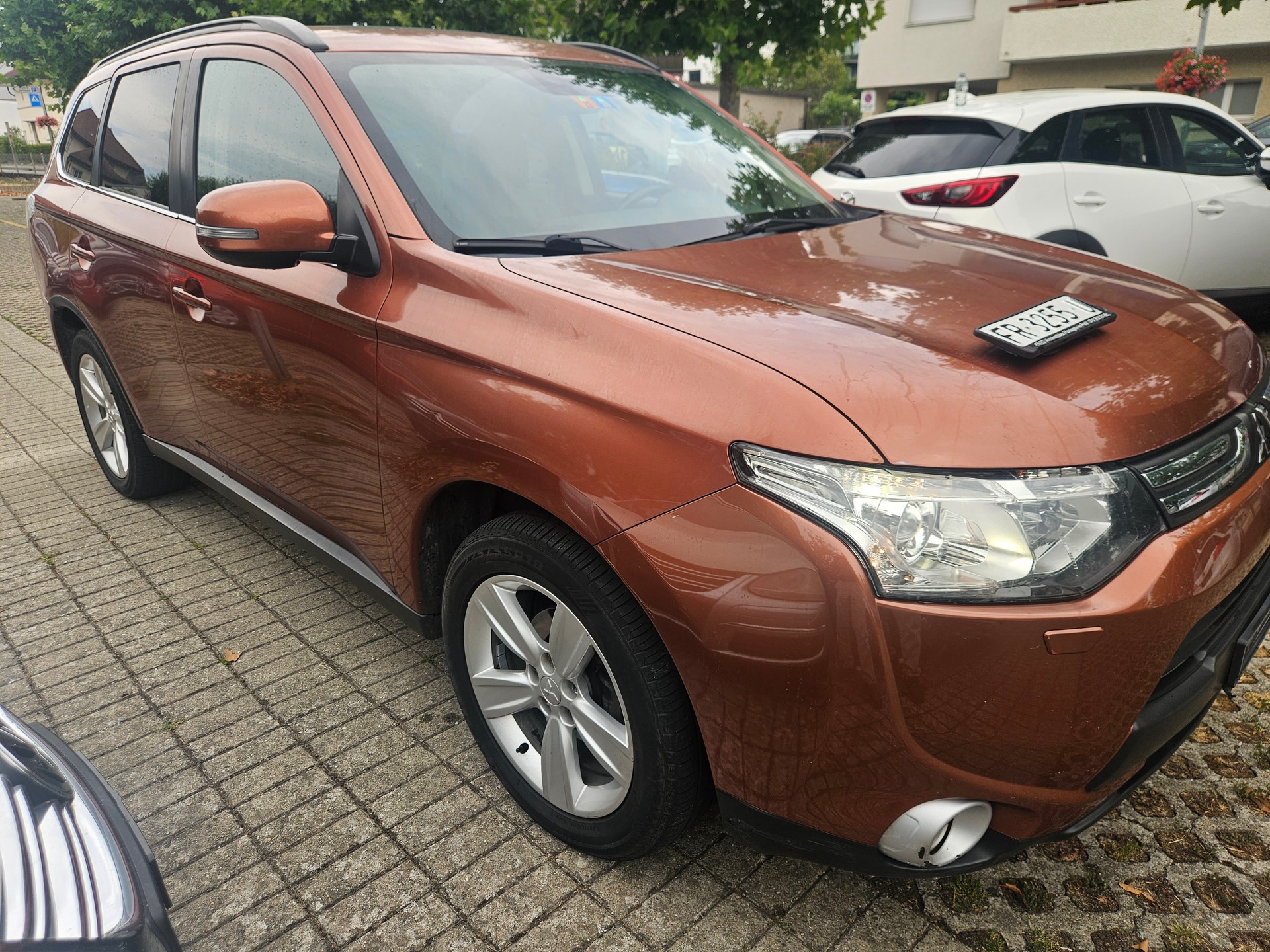 MITSUBISHI Outlander 2.2 DID Navigator Safety 4WD Automatic-image-2