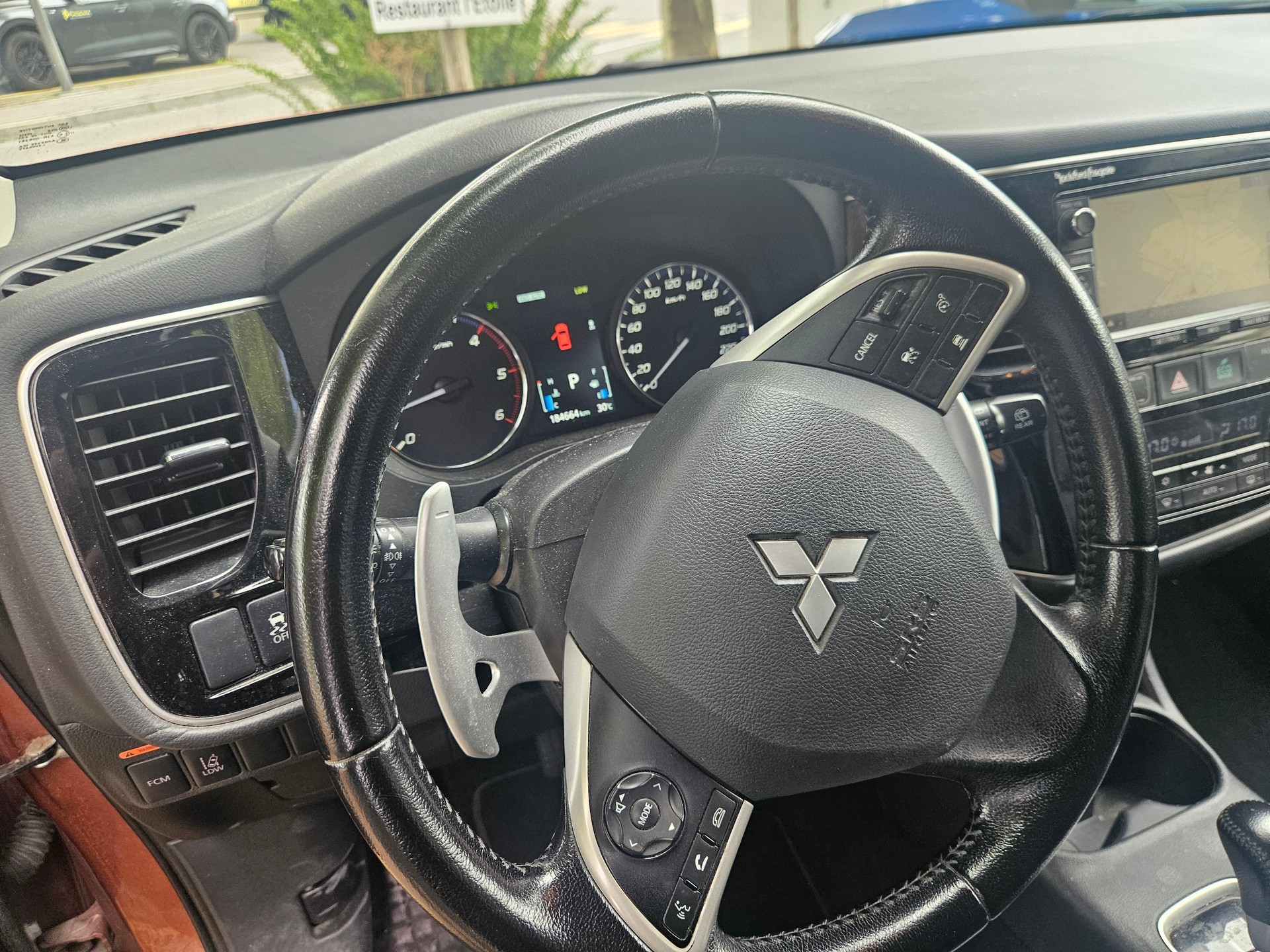 MITSUBISHI Outlander 2.2 DID Navigator Safety 4WD Automatic-image-12