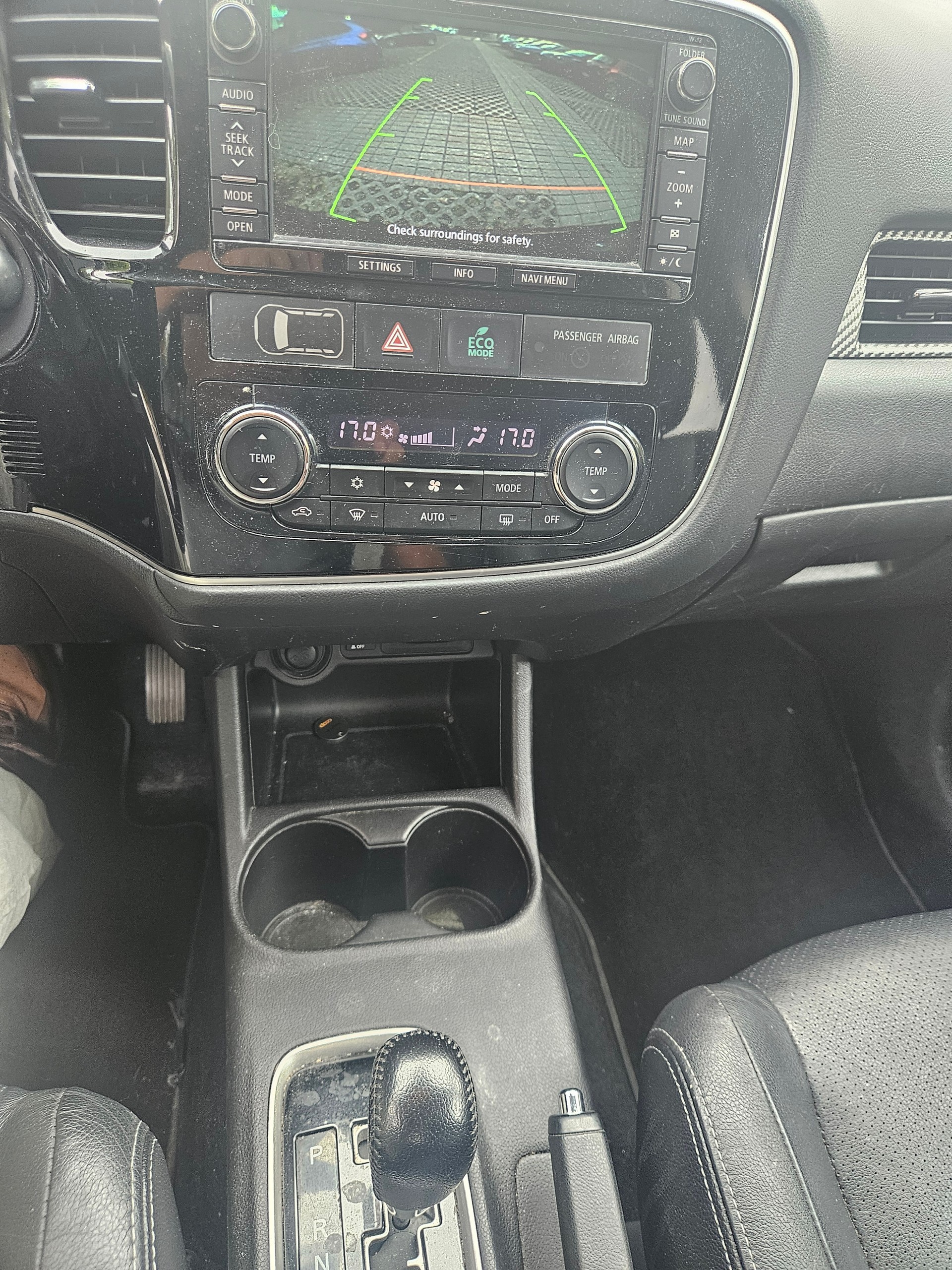 MITSUBISHI Outlander 2.2 DID Navigator Safety 4WD Automatic-image-14