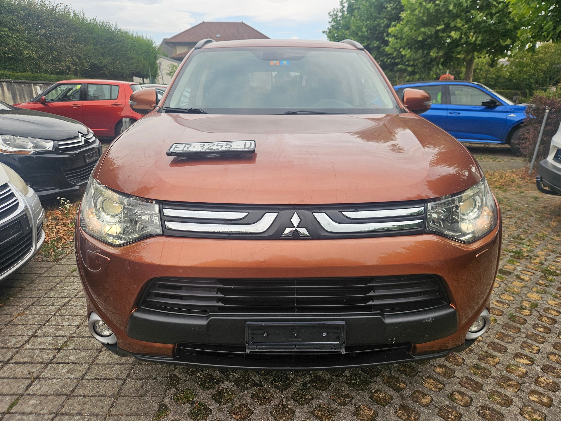 MITSUBISHI Outlander 2.2 DID Navigator Safety 4WD Automatic-image-0