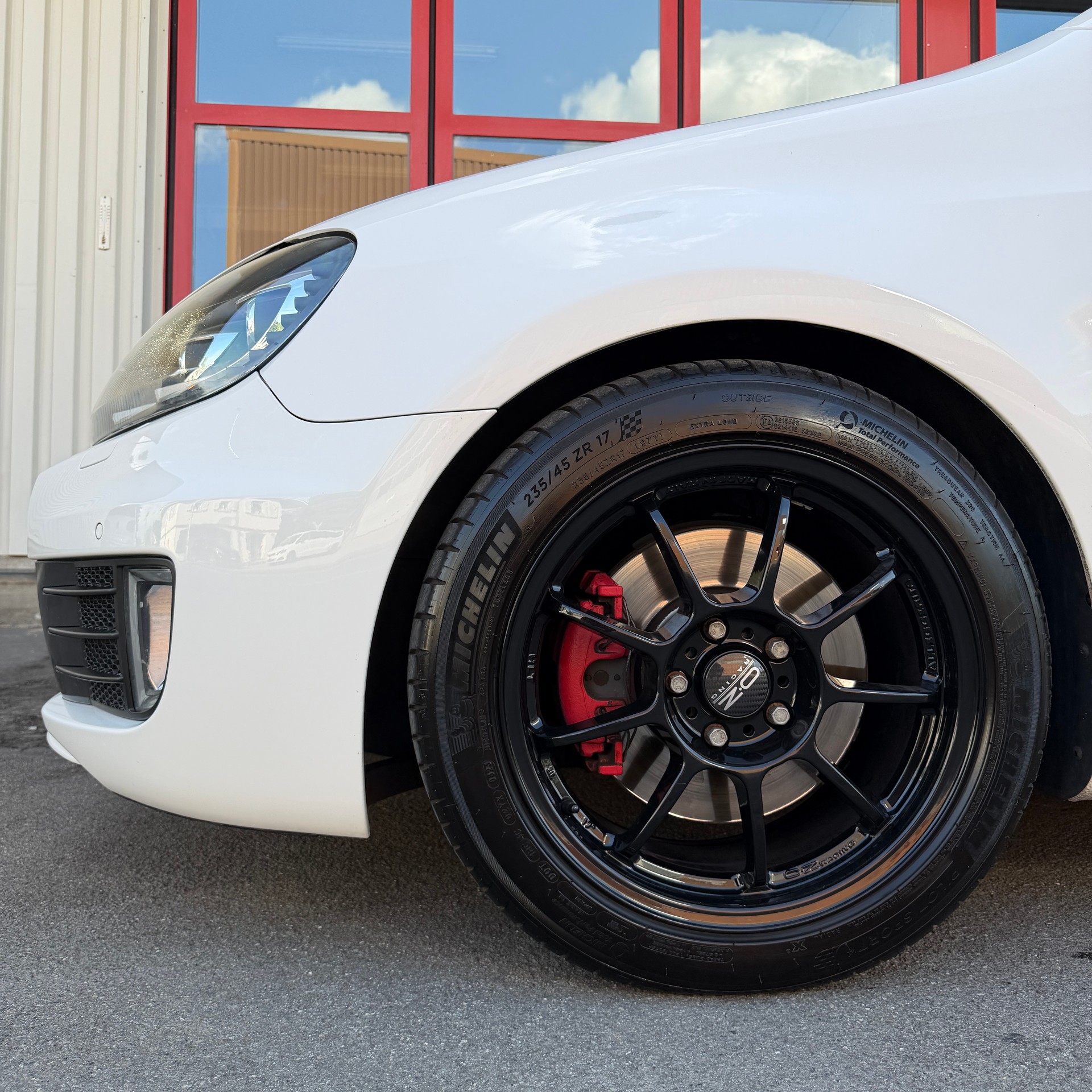 VW Golf 2.0 TSI GTI DSG-image-2