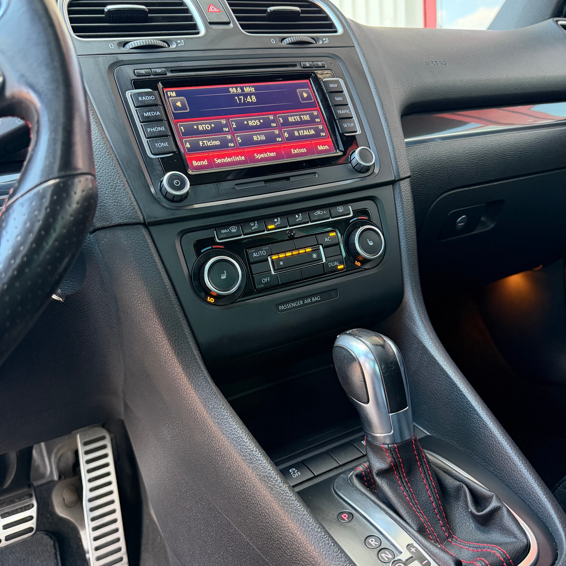 VW Golf 2.0 TSI GTI DSG-image-12