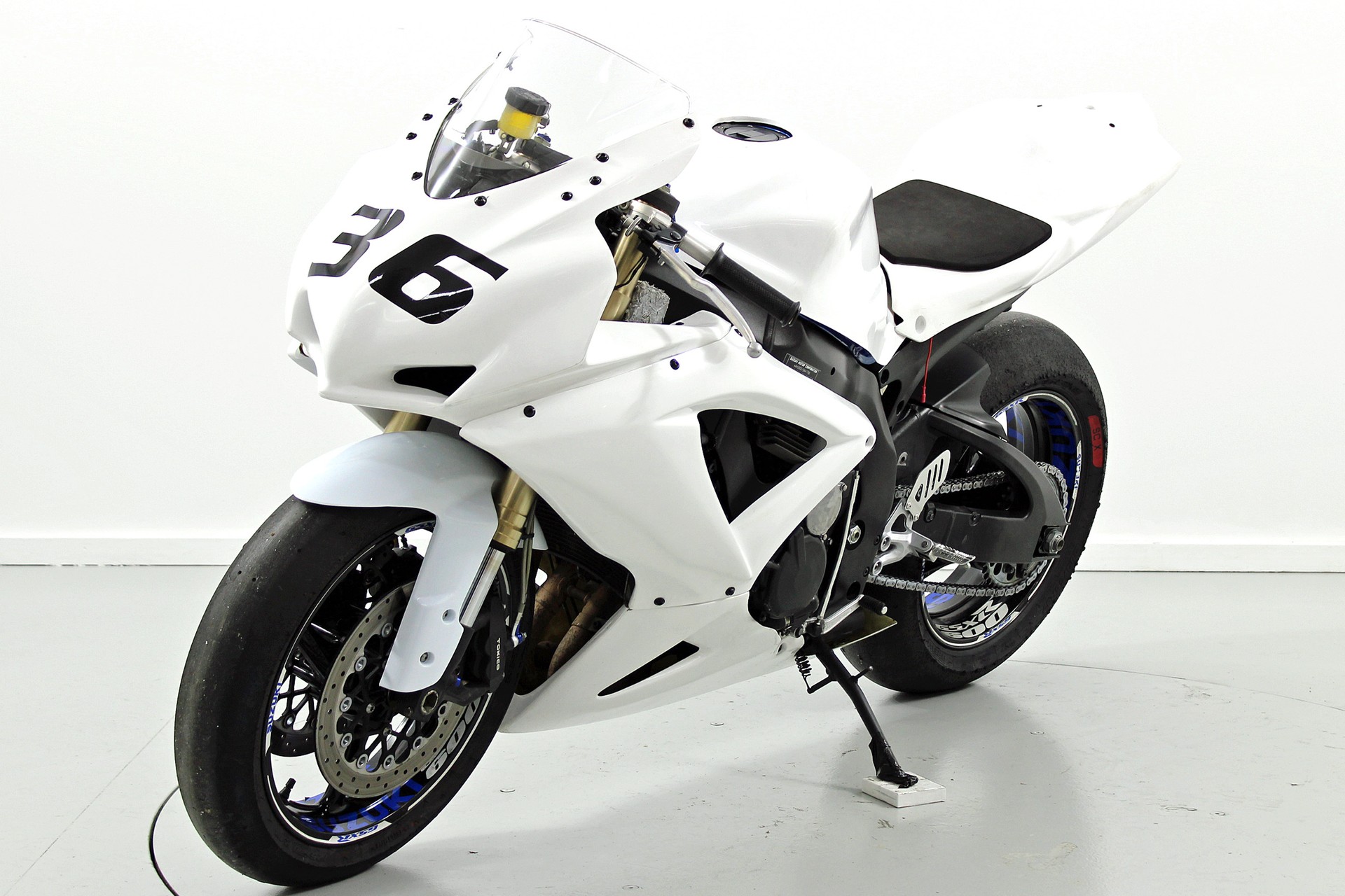 SUZUKI GSX-R 600 Racing-showroom-element-2