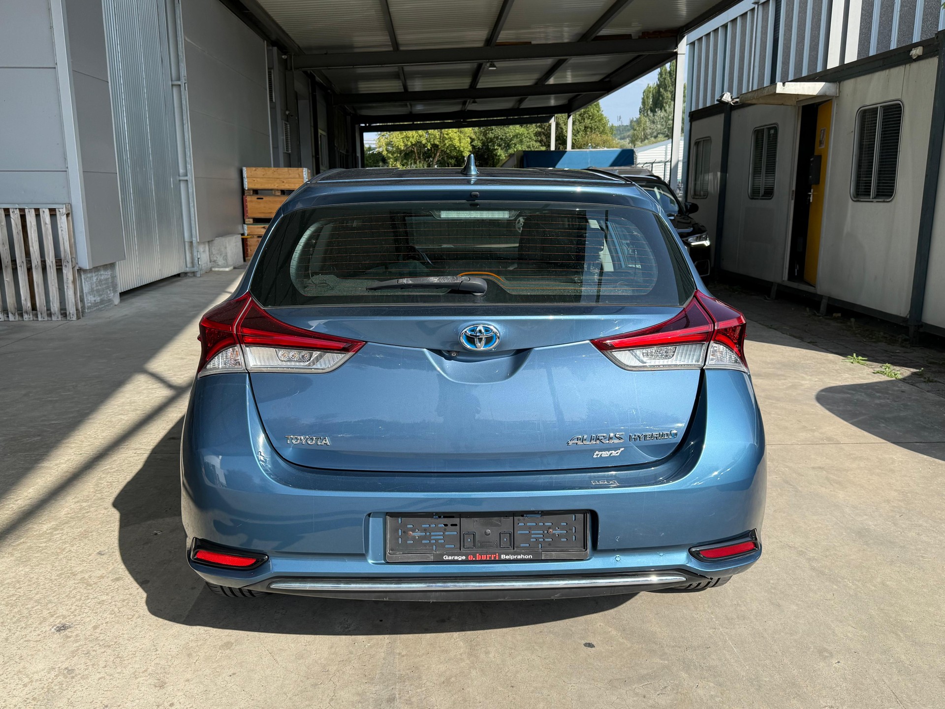 TOYOTA Auris 1.8 HSD Sol e-CVT-image-4