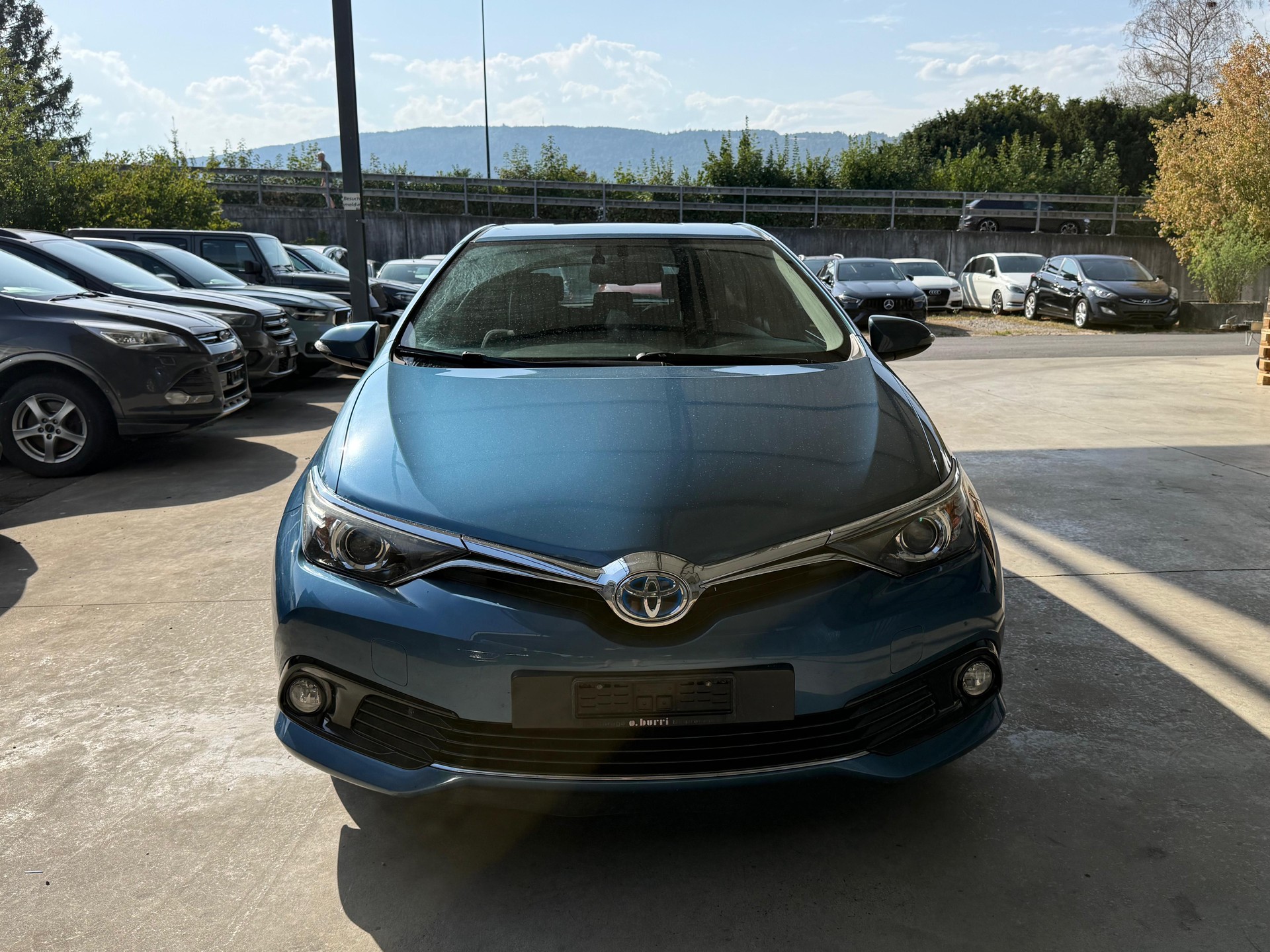 TOYOTA Auris 1.8 HSD Sol e-CVT-image-0