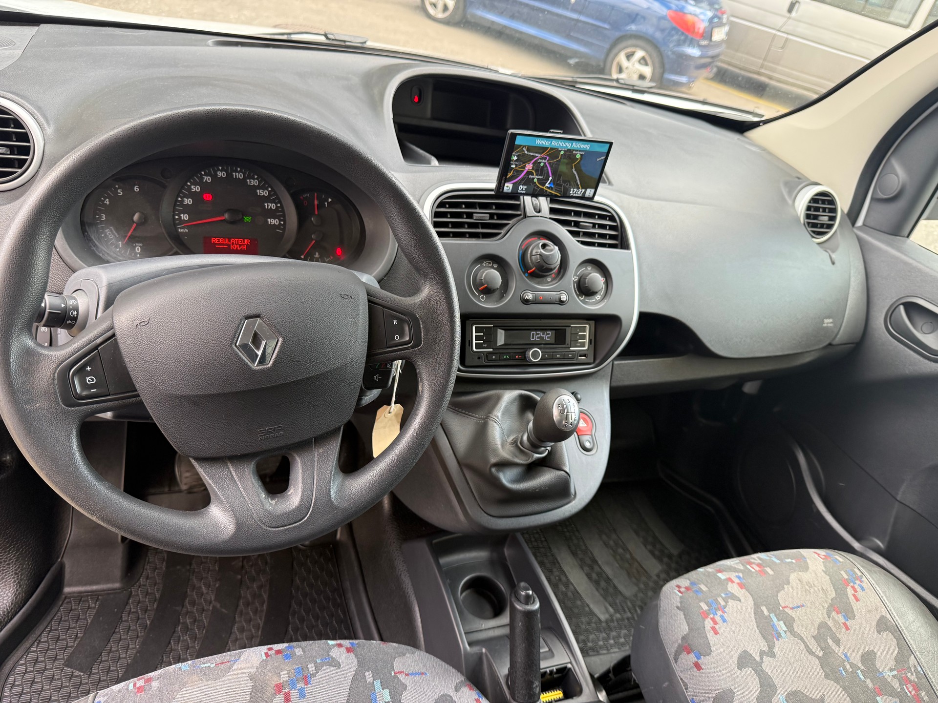 RENAULT Kangoo Medium dCi 95-image-6