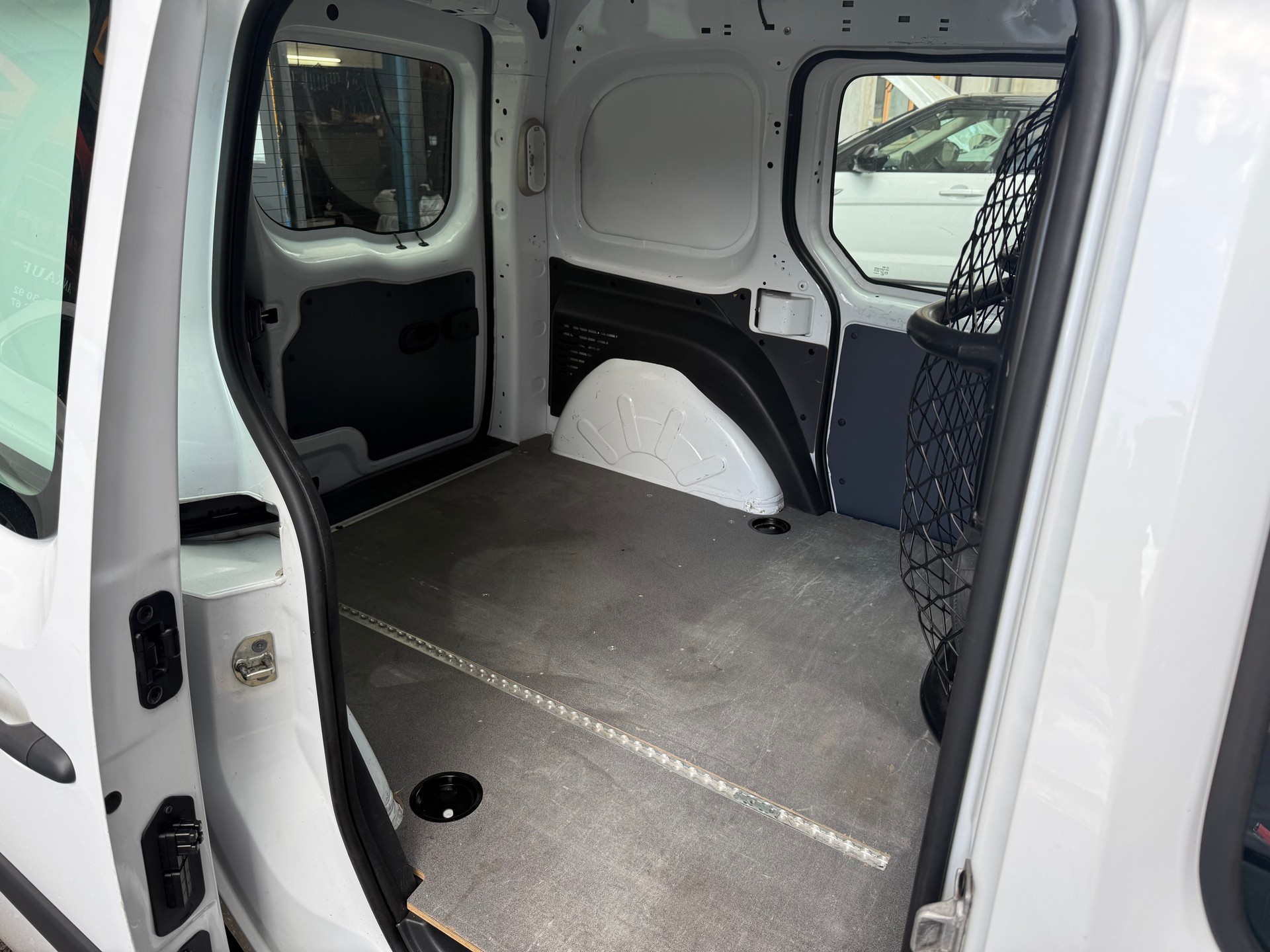 RENAULT Kangoo Medium dCi 95-image-14