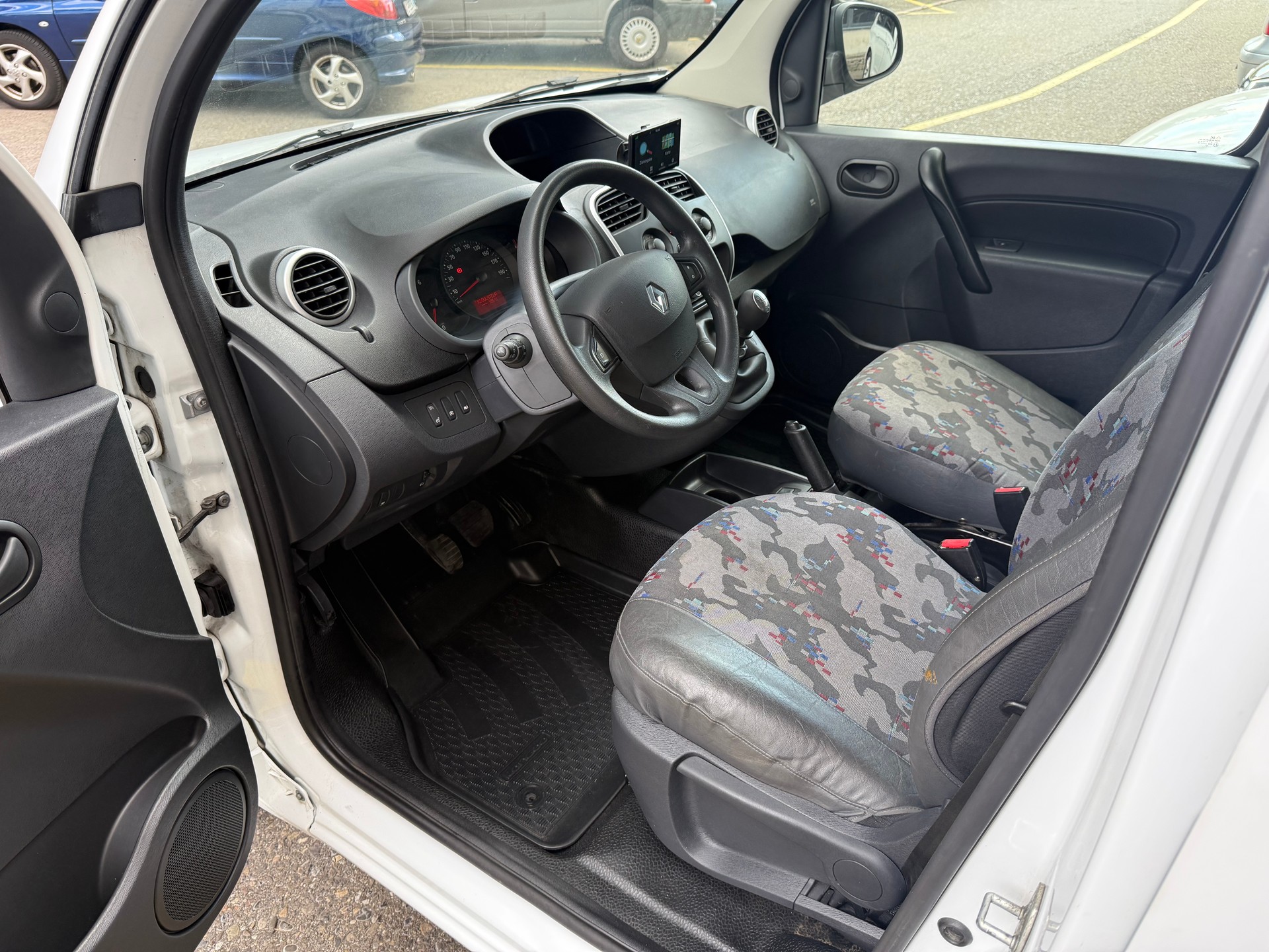 RENAULT Kangoo Medium dCi 95-image-7