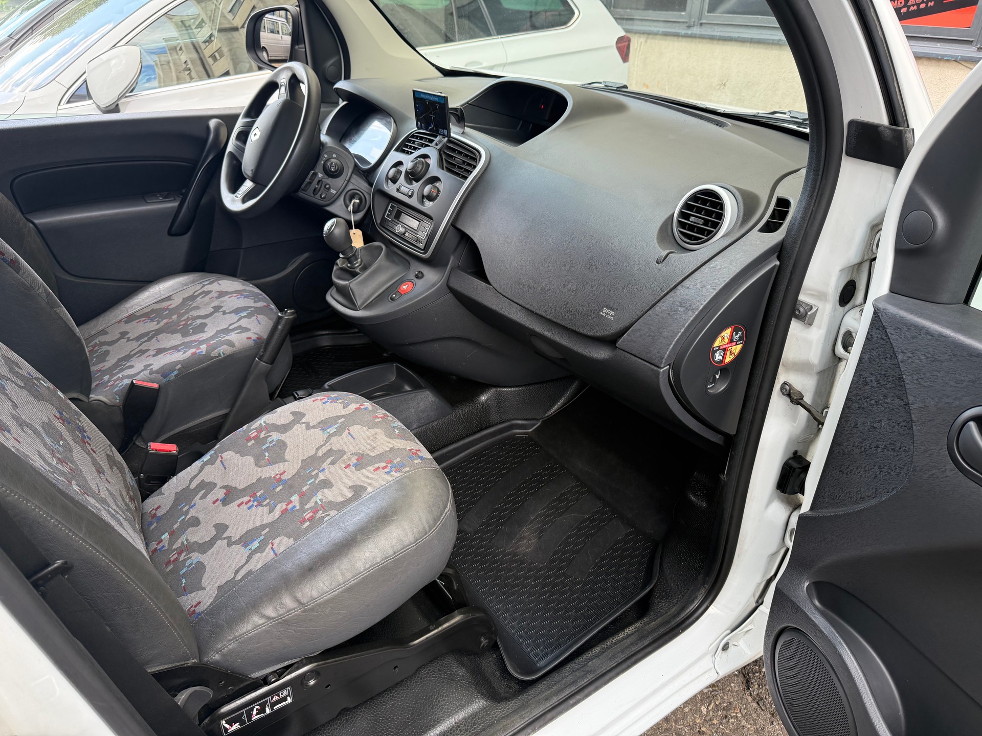 RENAULT Kangoo Medium dCi 95-image-8