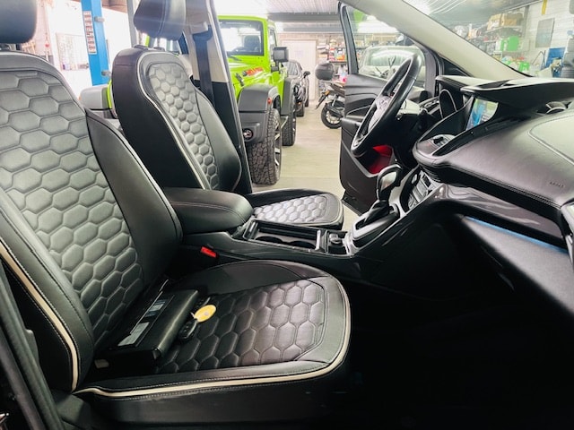 FORD Kuga 1.5 SCTi Vignale 4WD Automatic-image-9