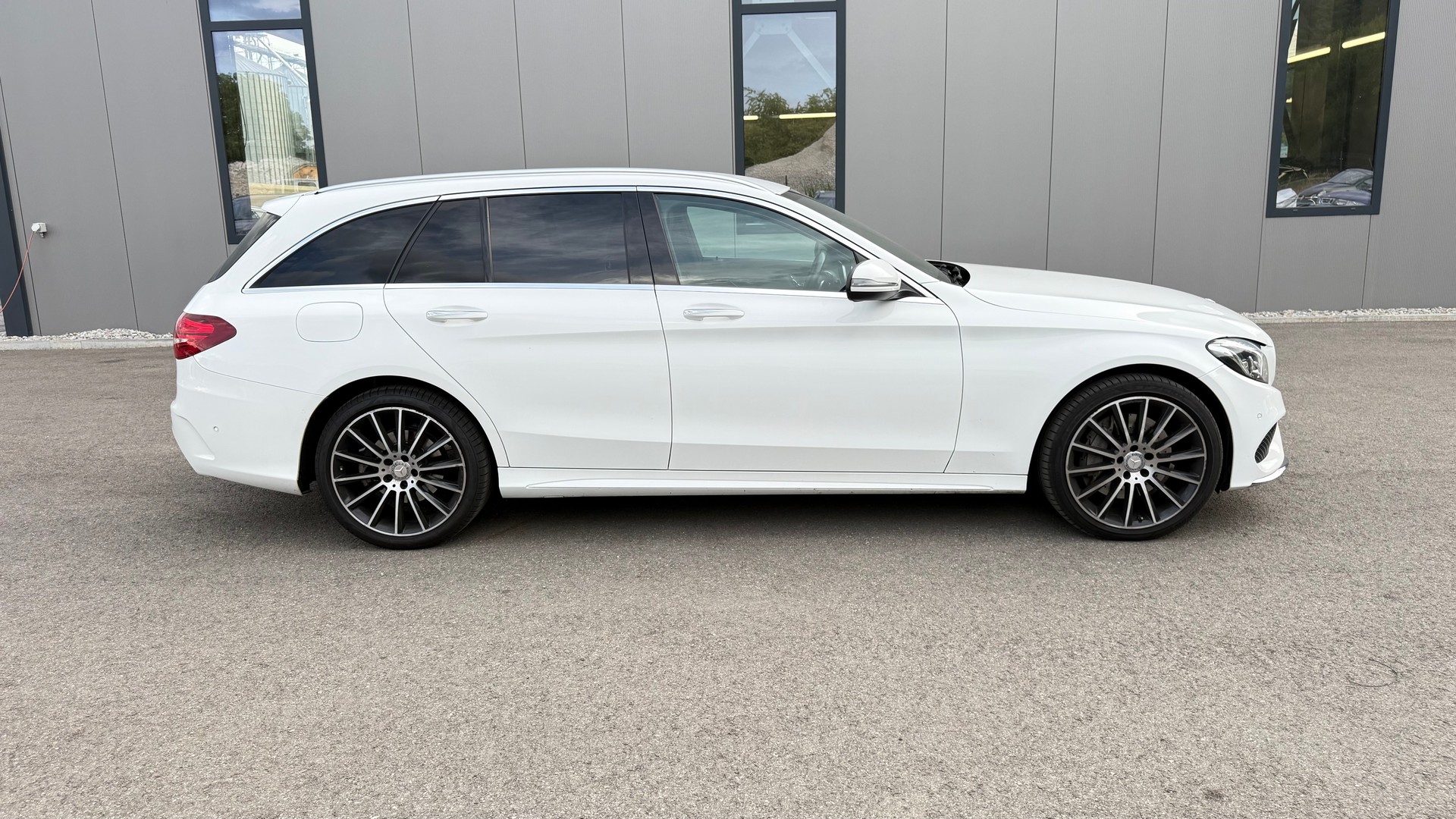MERCEDES-BENZ C 400 AMG Line 4Matic 7G-Tronic-image-6