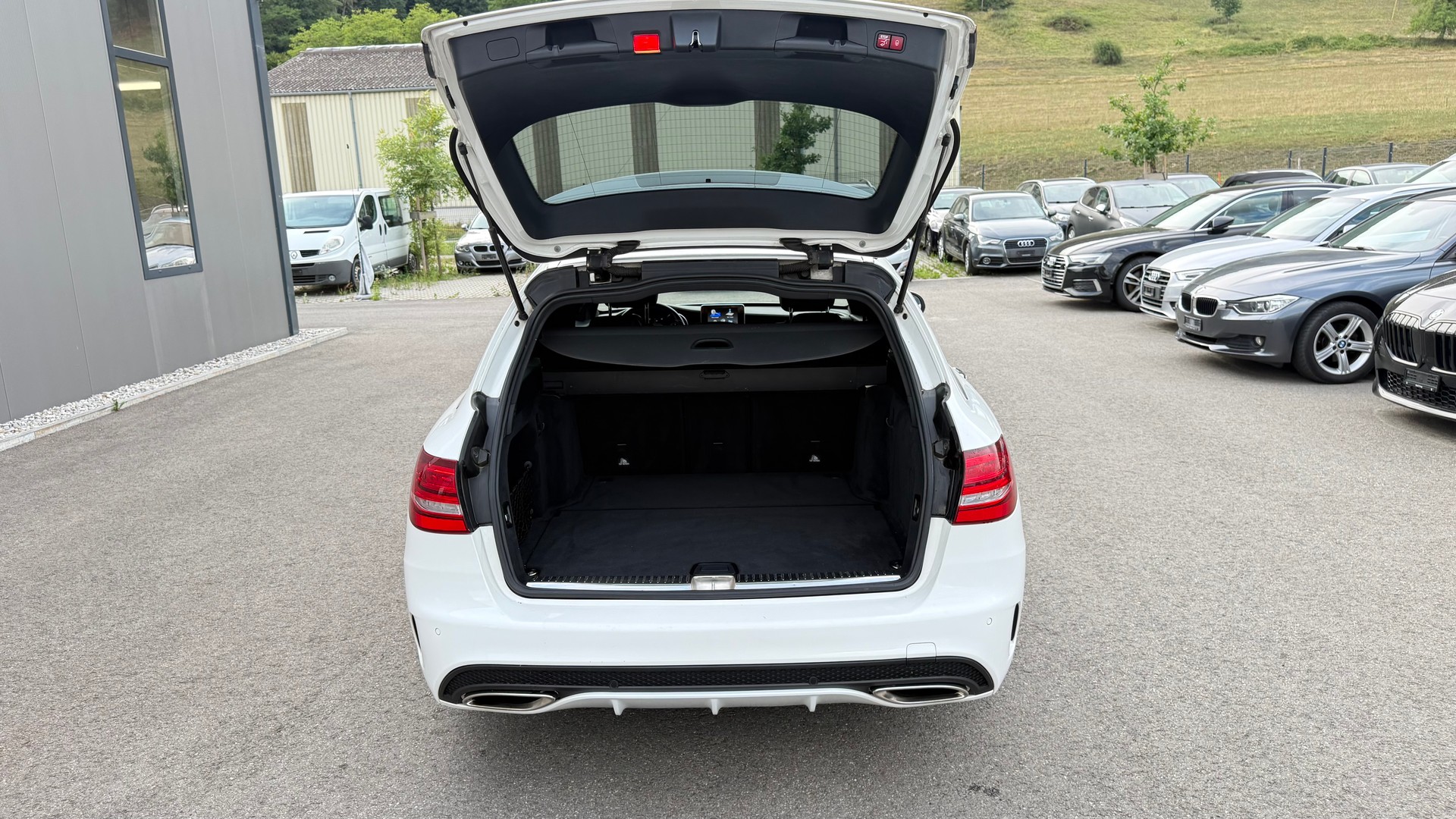 MERCEDES-BENZ C 400 AMG Line 4Matic 7G-Tronic-image-9