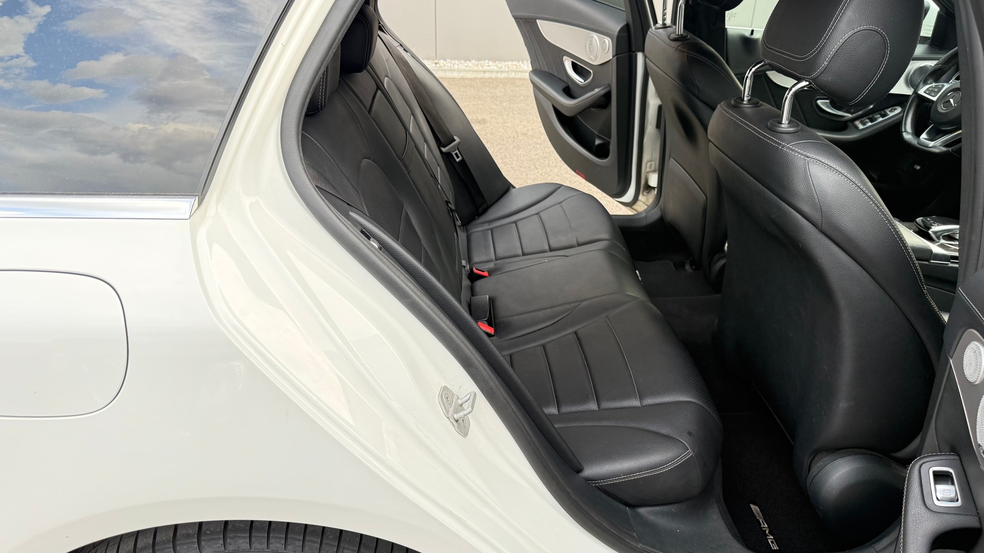 MERCEDES-BENZ C 400 AMG Line 4Matic 7G-Tronic-image-8