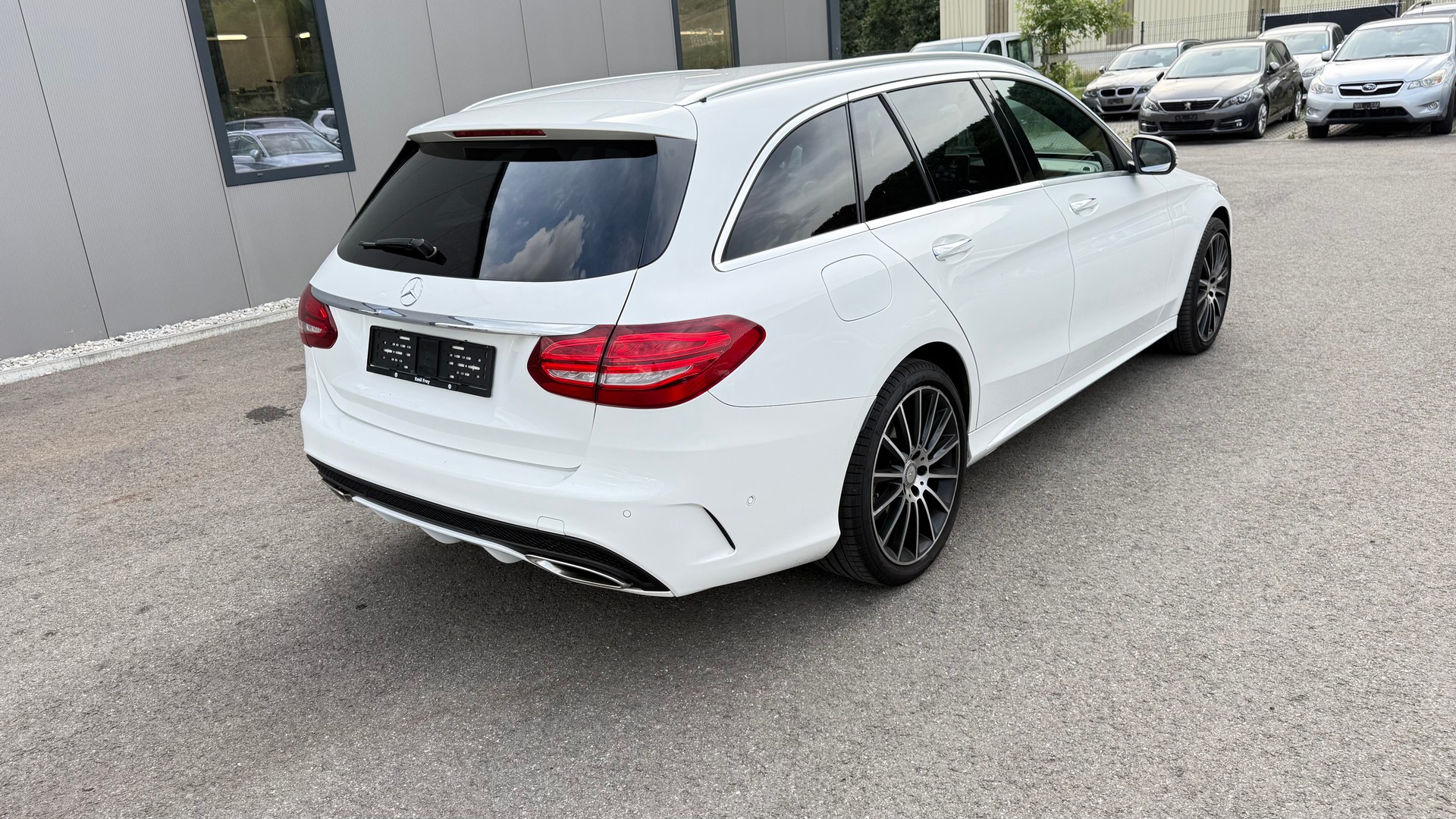 MERCEDES-BENZ C 400 AMG Line 4Matic 7G-Tronic-image-3