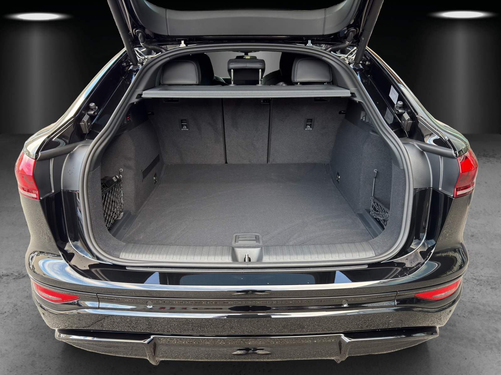 AUDI SQ6 Sportback e-tron quattro-image-6