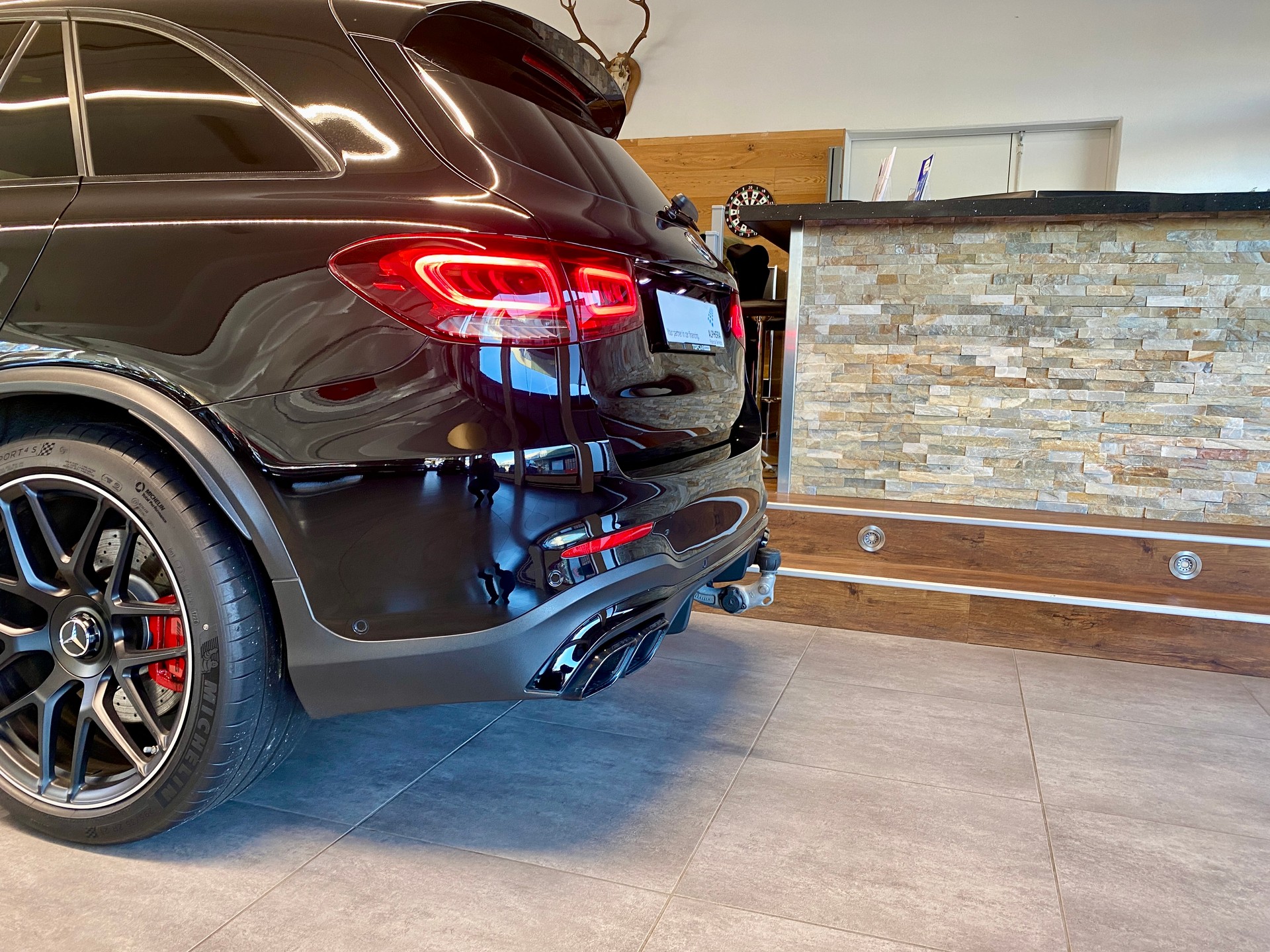 MERCEDES-BENZ GLC 63 S AMG 4Matic 9G-Tronic-image-4