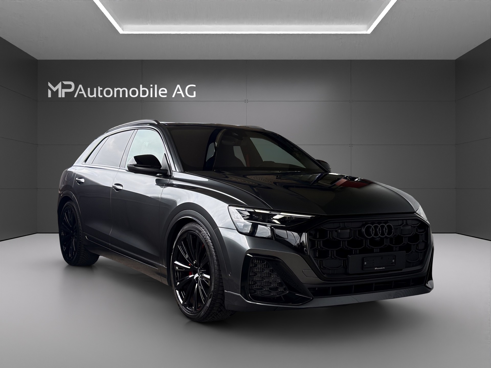 AUDI SQ8 SUV TFSI quattro tiptronic-showroom-element-1