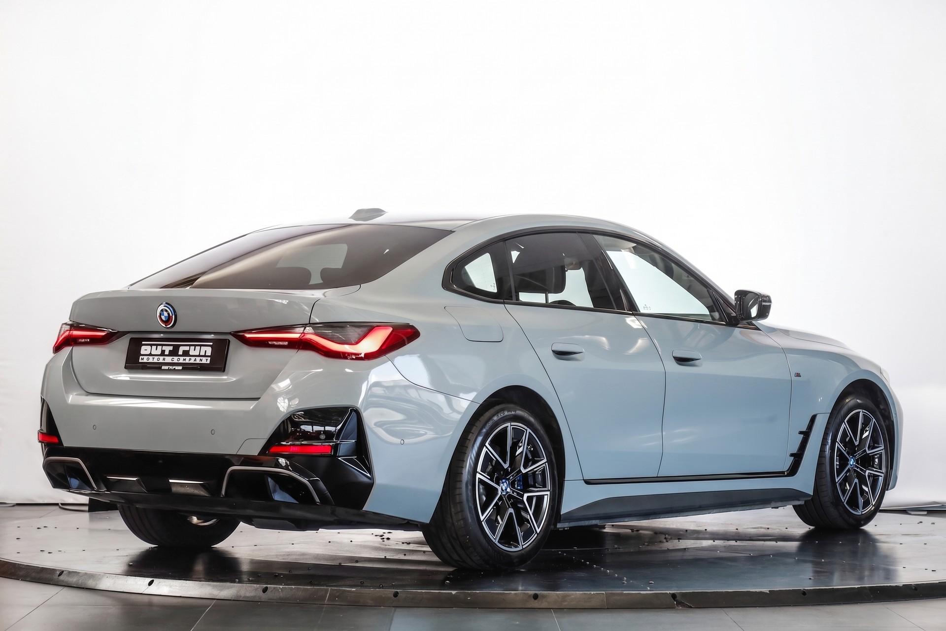 BMW i4 M50-showroom-element-3