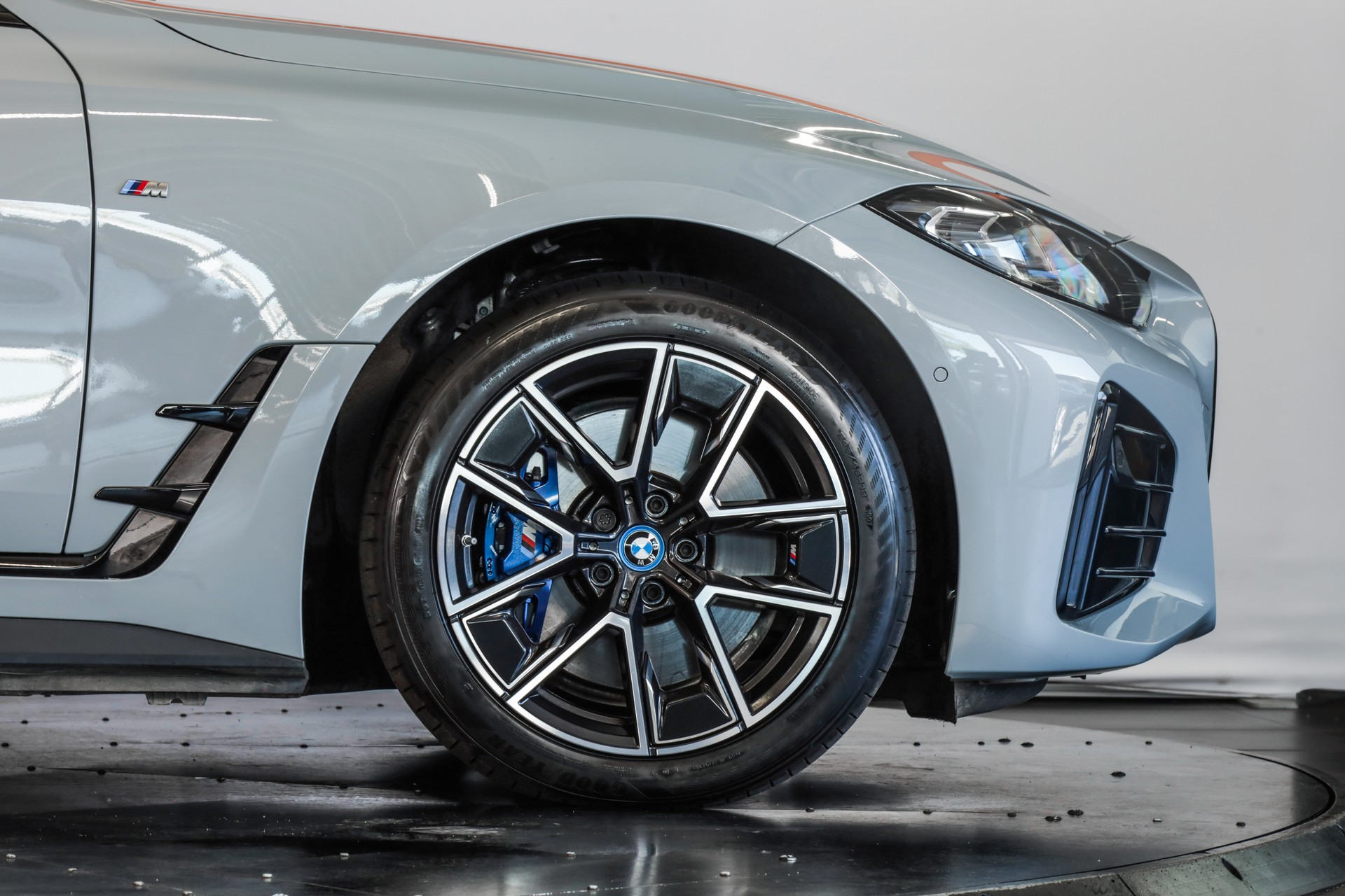 BMW i4 M50-image-7