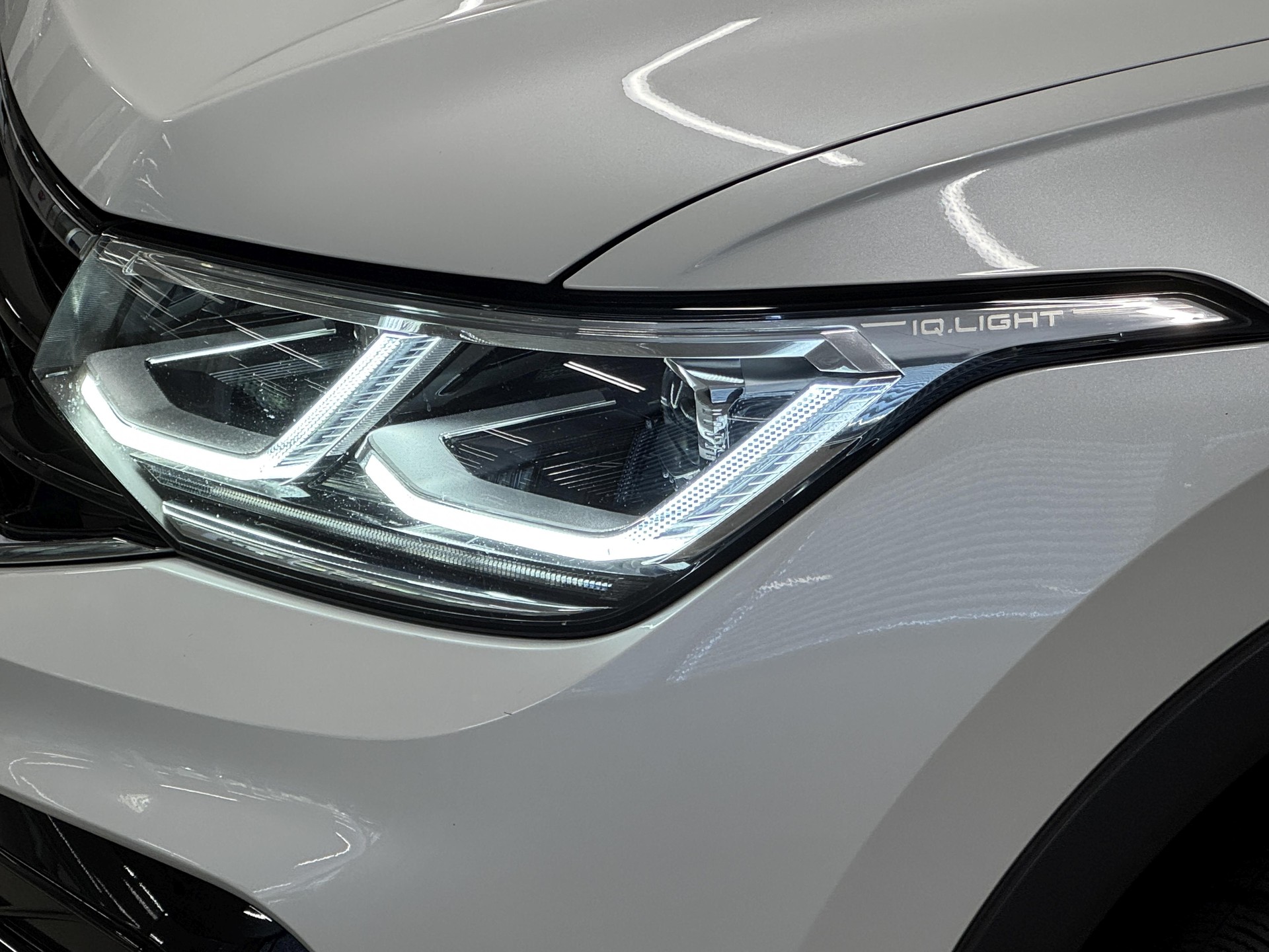 VW Tiguan 2.0TSI R-Line 4Motion DSG-image-7