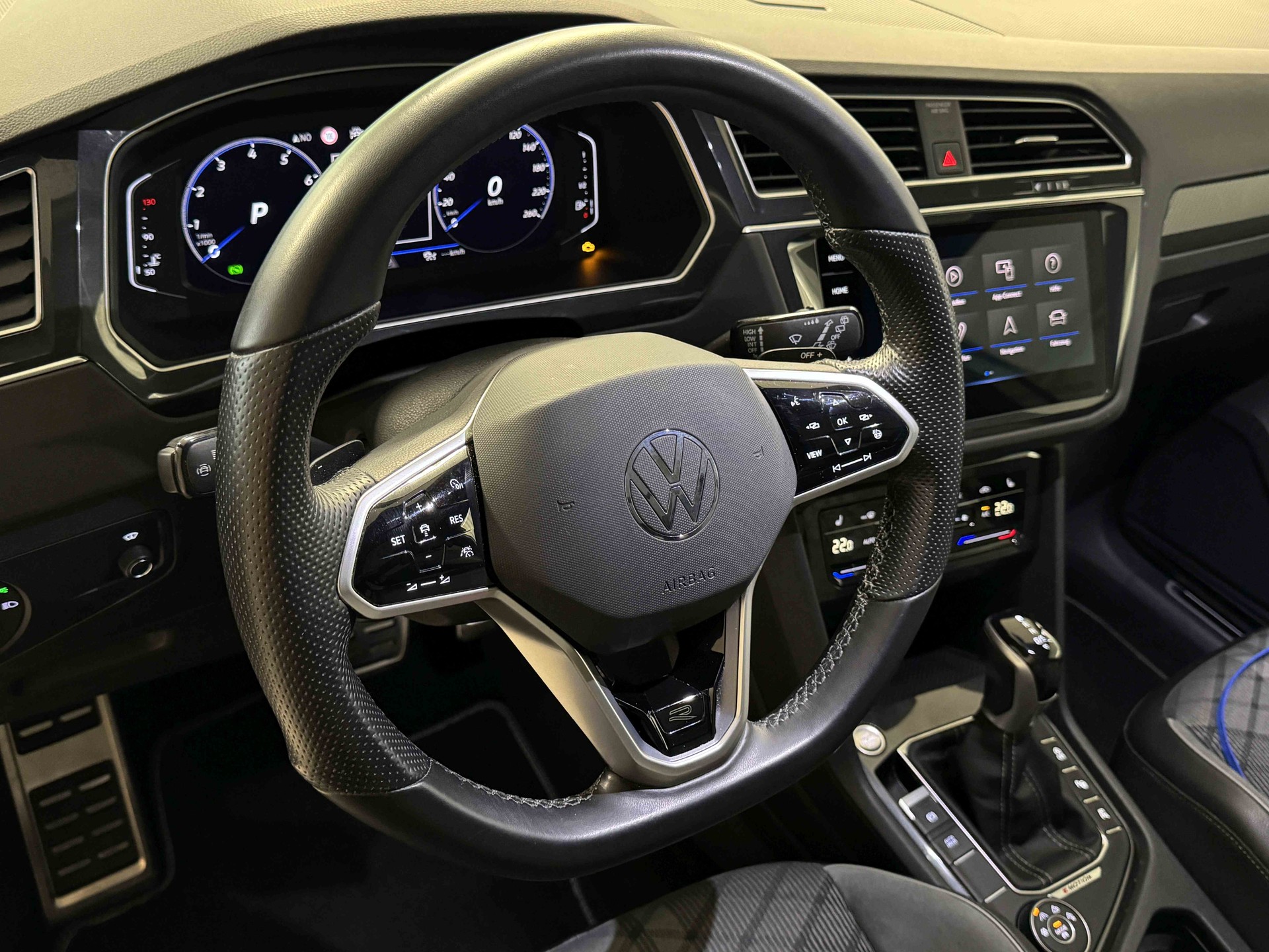 VW Tiguan 2.0TSI R-Line 4Motion DSG-image-11