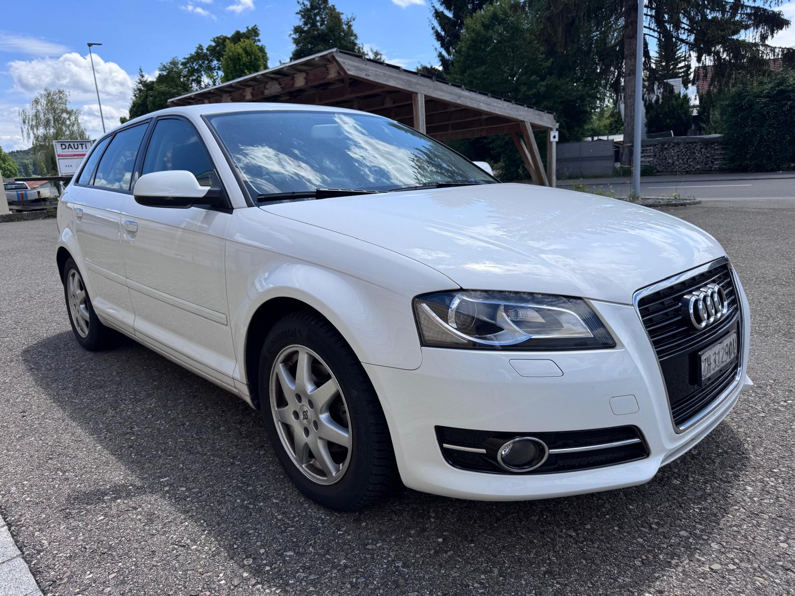 AUDI A3 Sportback 1.8 TFSI Ambiente S-tronic-image-3