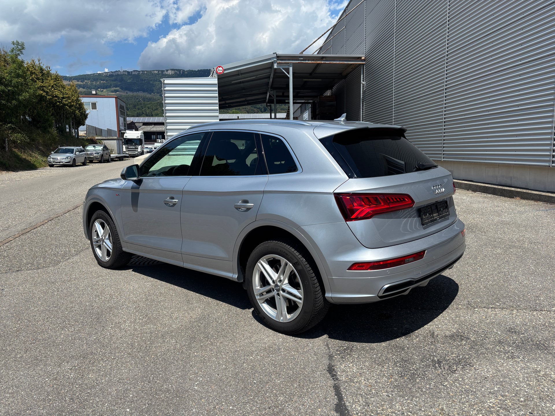 AUDI Q5 2.0 TFSI sport quattro S-tronic-image-2