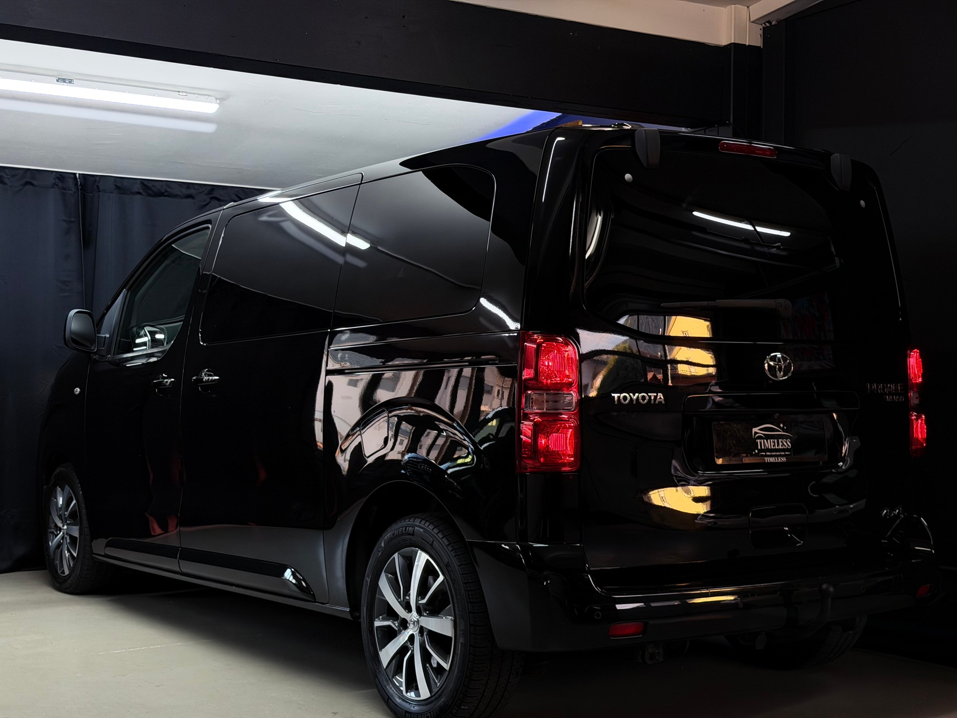 TOYOTA Proace Verso 2.0 D-4D 4x4 Trend Medium-image-4