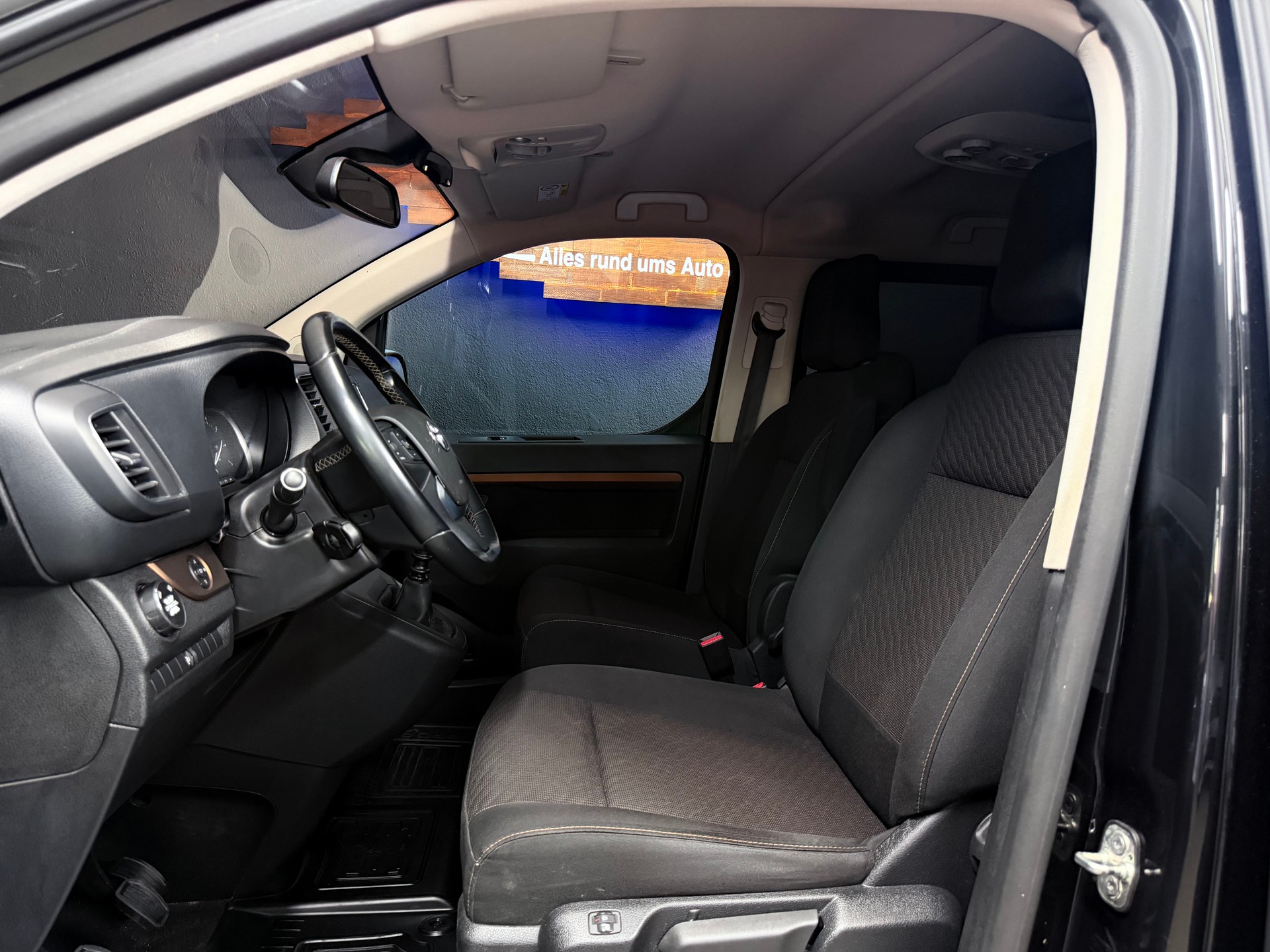 TOYOTA Proace Verso 2.0 D-4D 4x4 Trend Medium-image-6