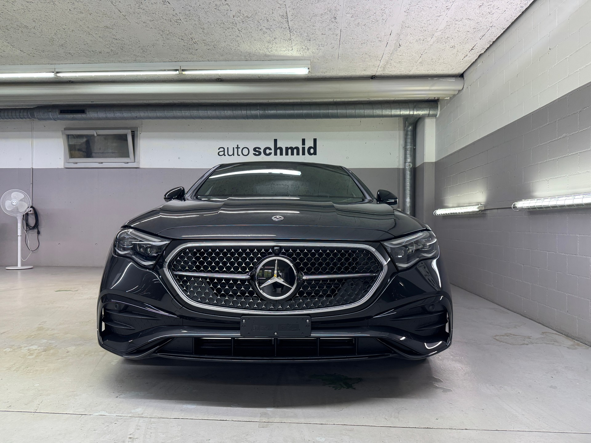 MERCEDES-BENZ E 450 4Matic-showroom-element-2
