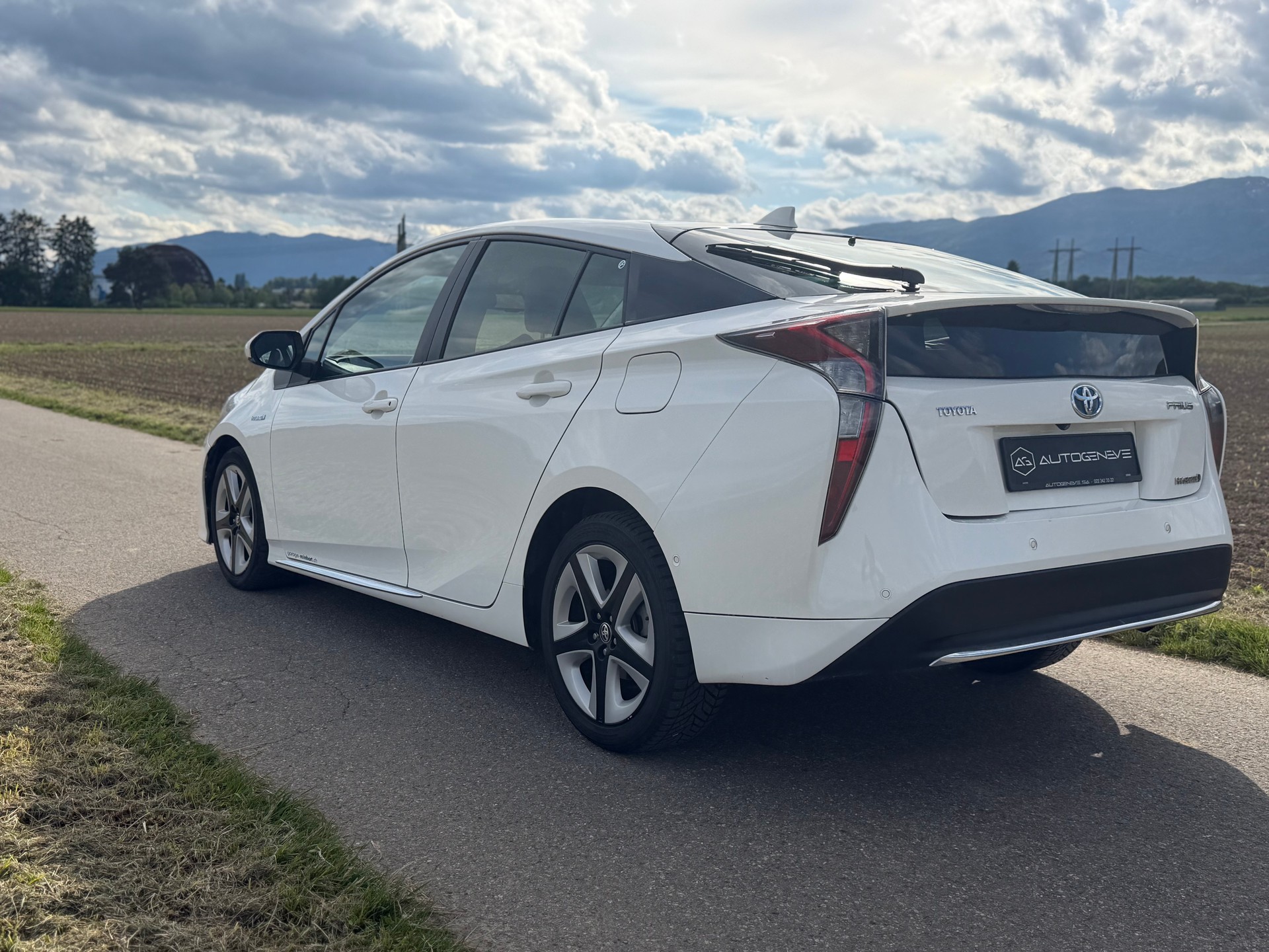 TOYOTA Prius 1.8 VVT-i HSD Sol Premium-image-10