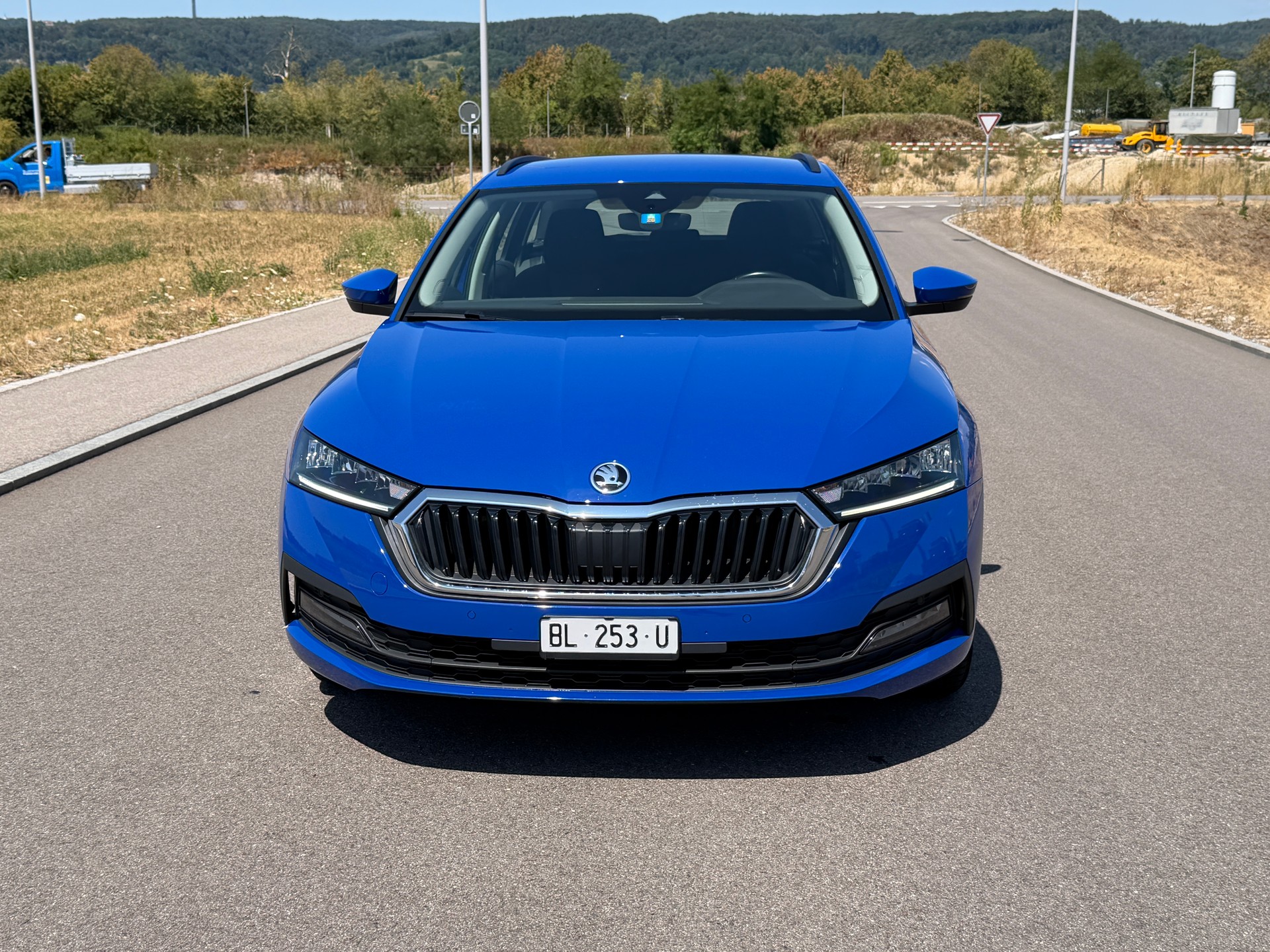 SKODA Octavia Combi 2.0 TDI DSG Ambition-image-3