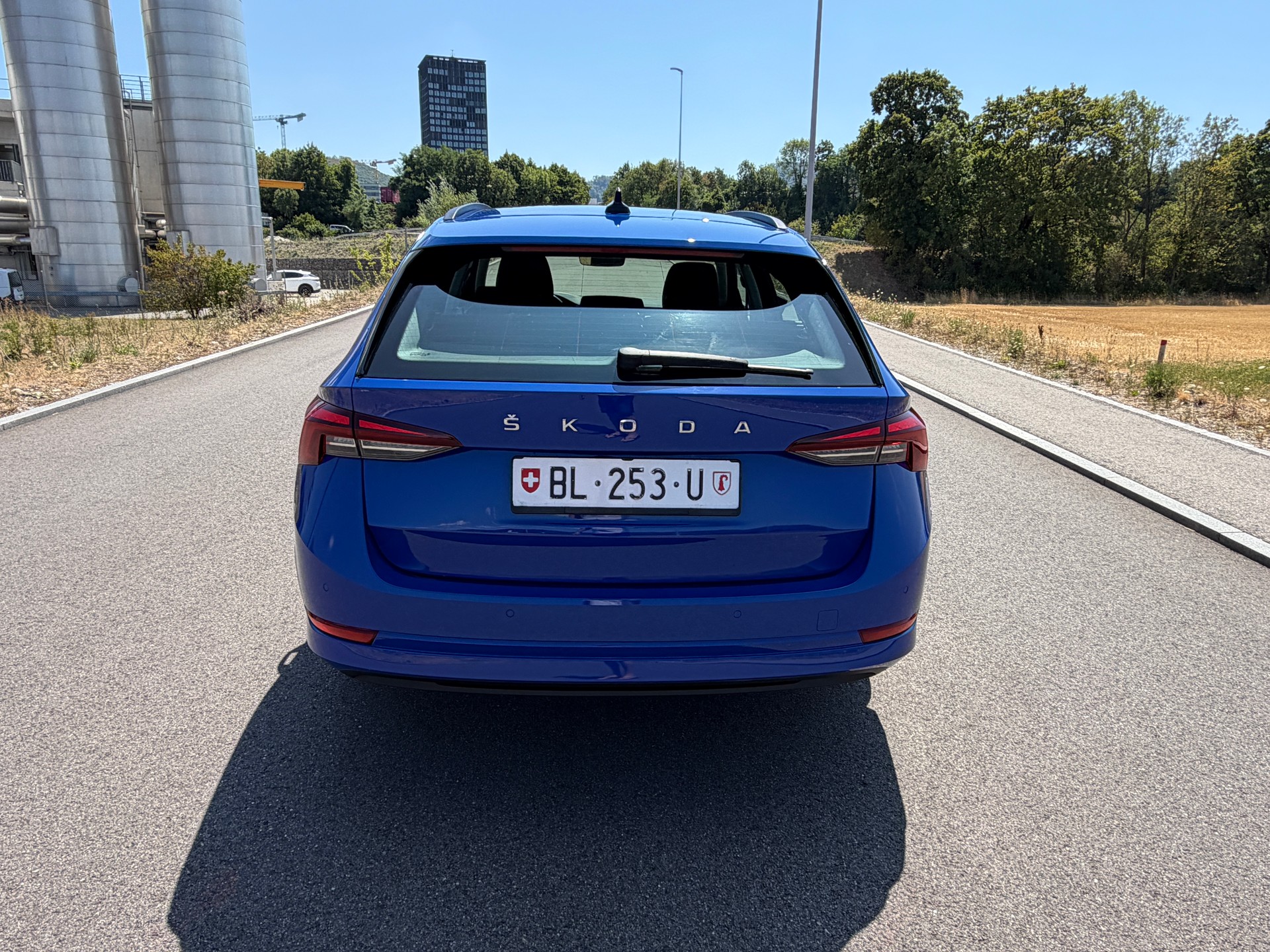 SKODA Octavia Combi 2.0 TDI DSG Ambition-image-5