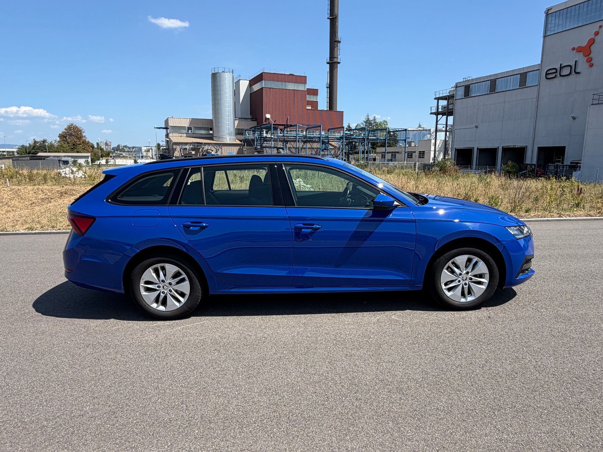 SKODA Octavia Combi 2.0 TDI DSG Ambition-image-7