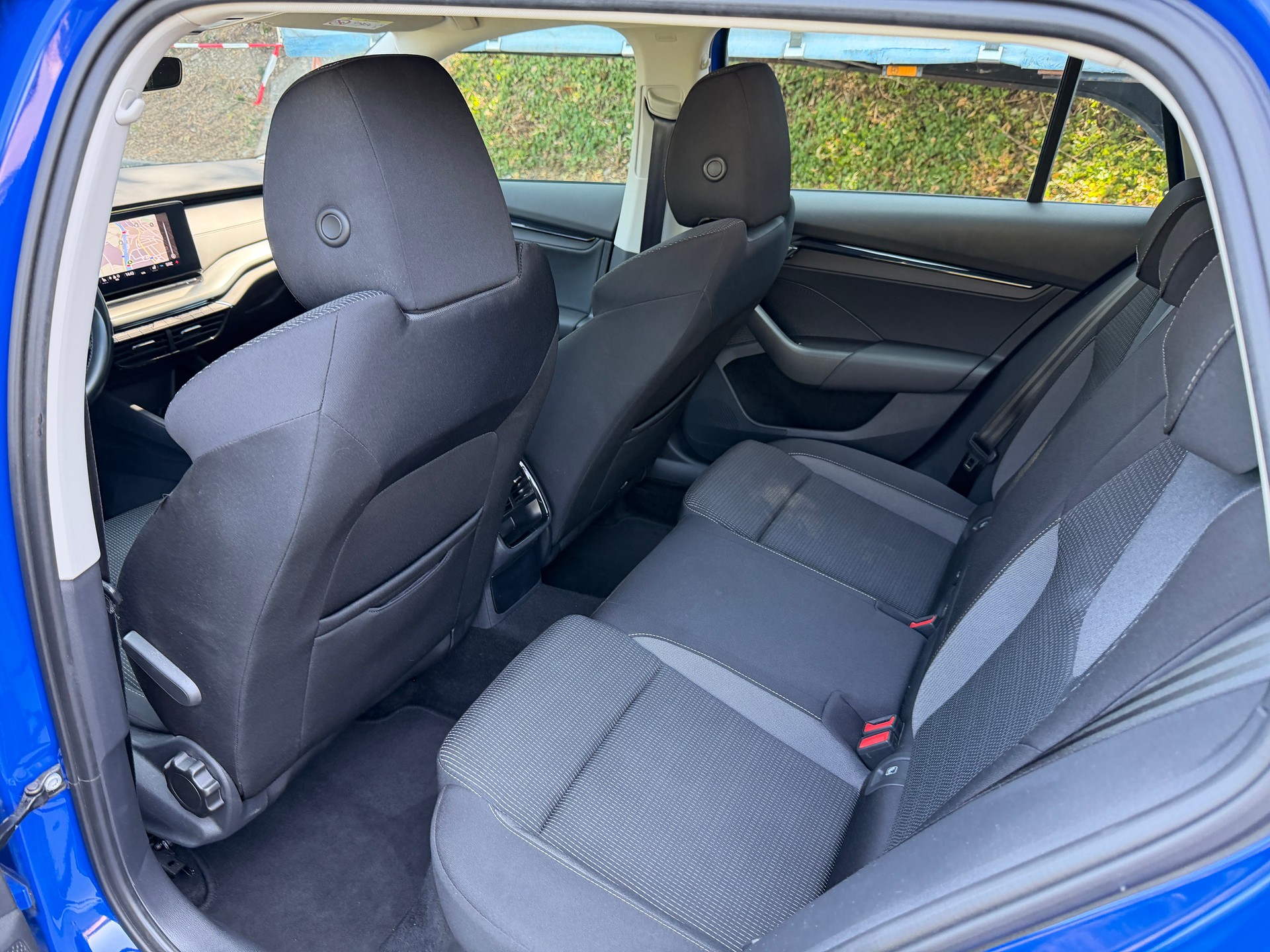 SKODA Octavia Combi 2.0 TDI DSG Ambition-image-10