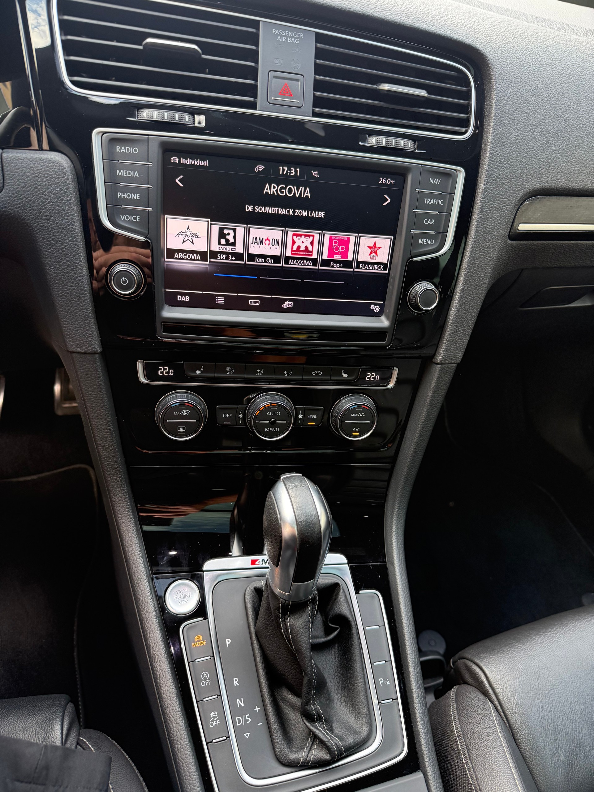VW Golf Variant 2.0 TSI R 4 Motion DSG-image-13