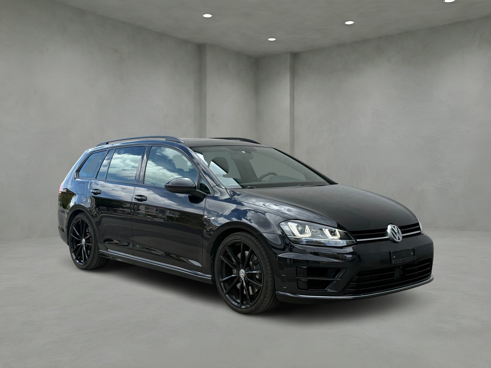 VW Golf Variant 2.0 TSI R 4 Motion DSG-image-6