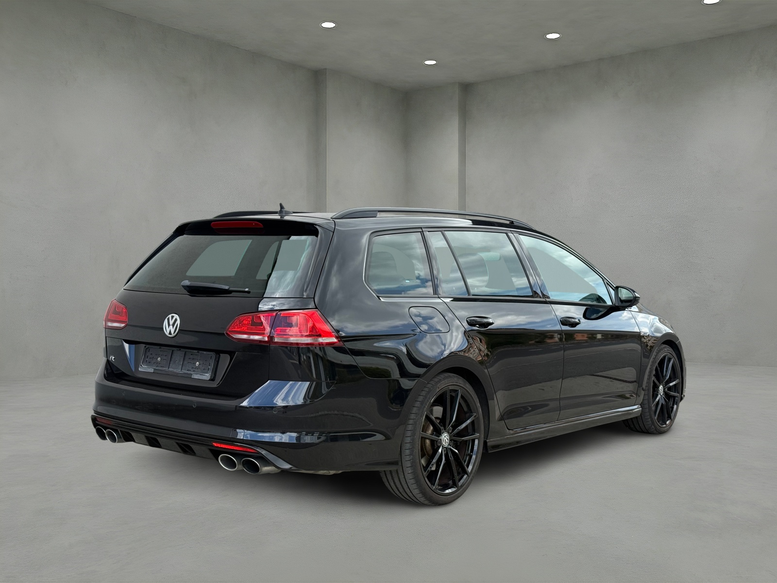 VW Golf Variant 2.0 TSI R 4 Motion DSG-image-7