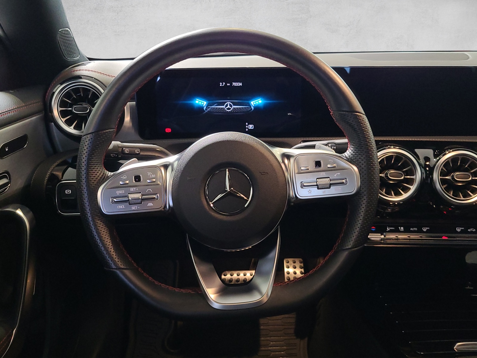 MERCEDES-BENZ CLA Shooting Brake 250 4Matic 7G-DCT AMG Line-image-12