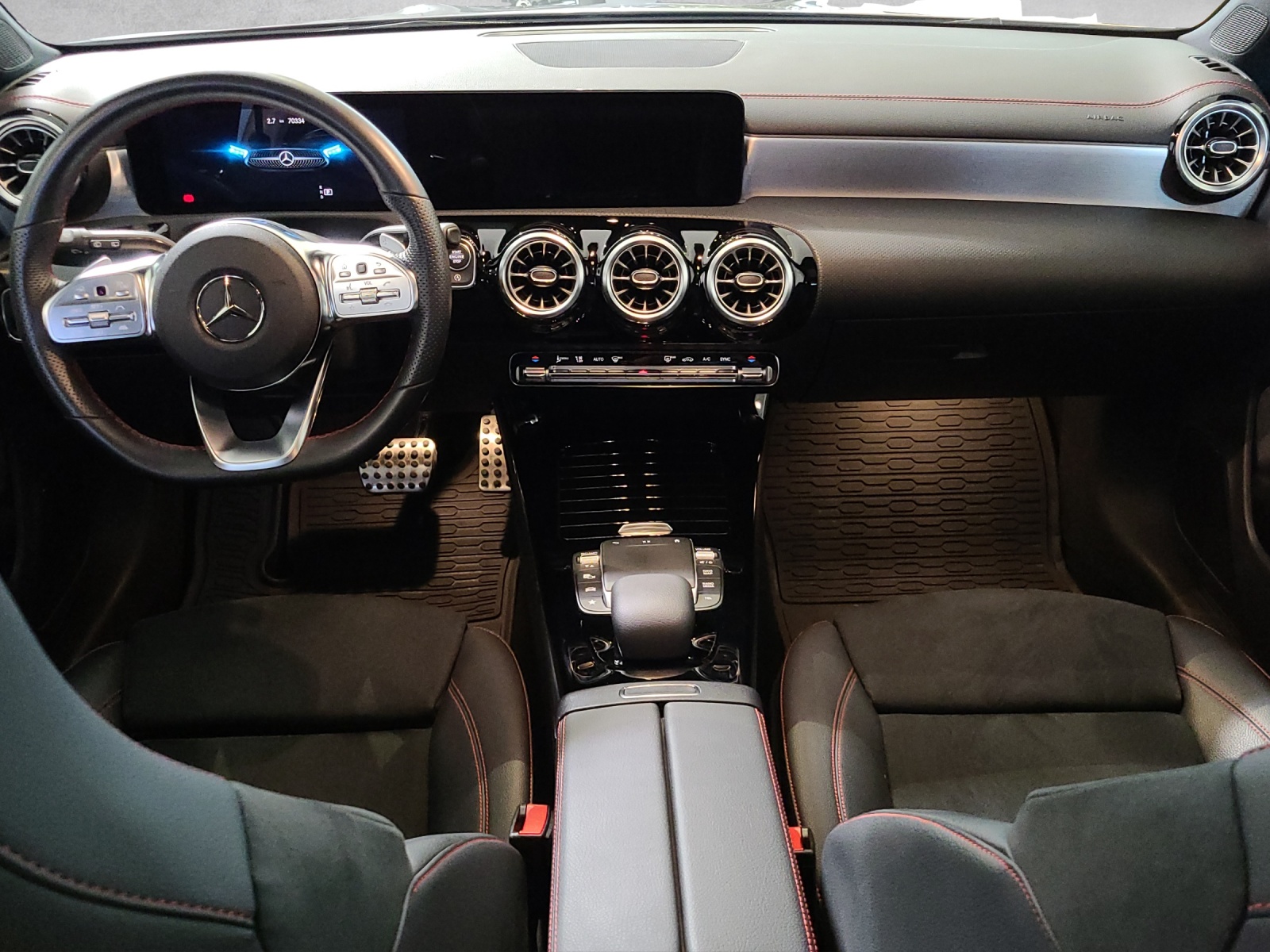 MERCEDES-BENZ CLA Shooting Brake 250 4Matic 7G-DCT AMG Line-image-11