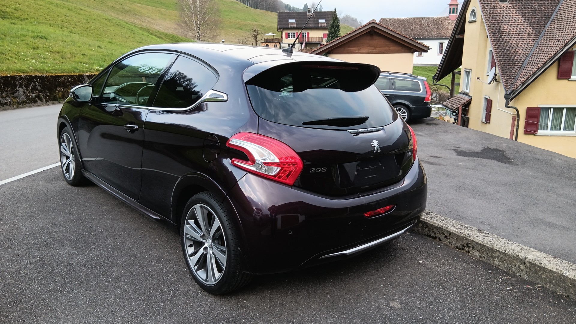 PEUGEOT 208 1.6 Turbo XY-image-1