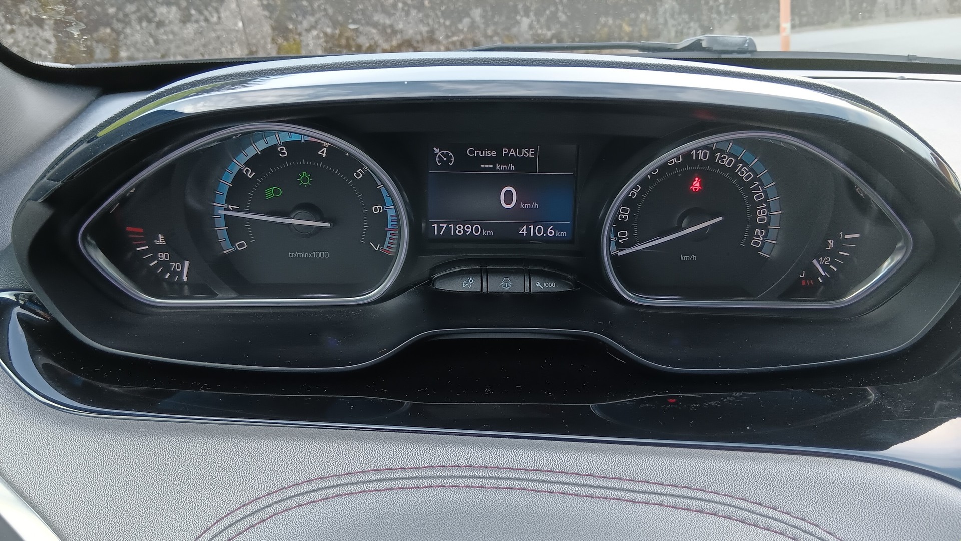 PEUGEOT 208 1.6 Turbo XY-image-6