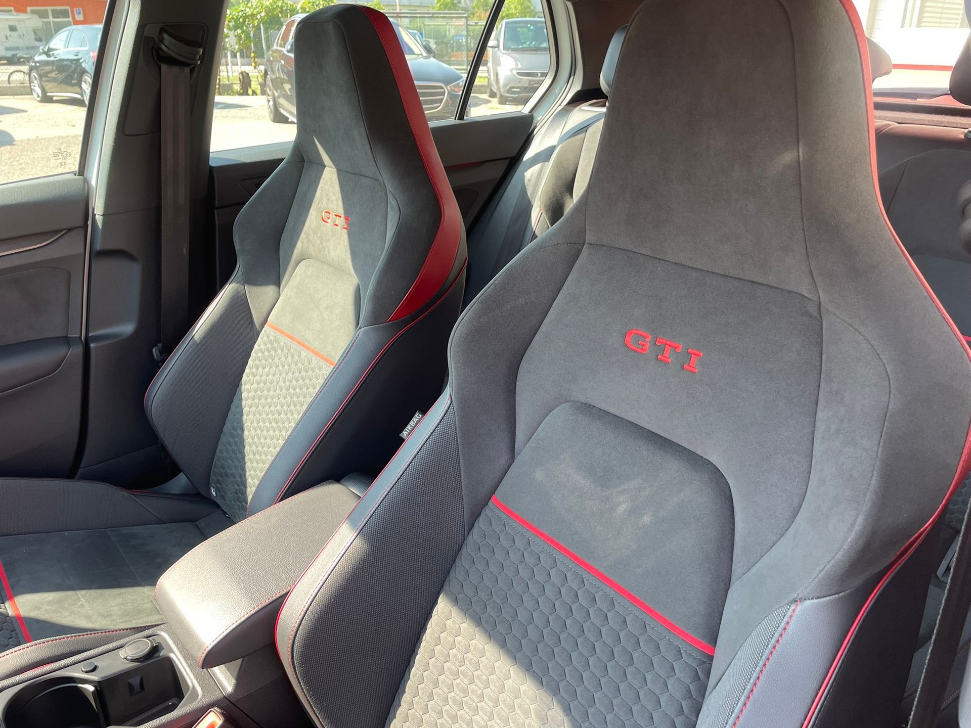 VW GOLF 2.0 TSI GTI Clubsport DSG Performance Pack-image-11