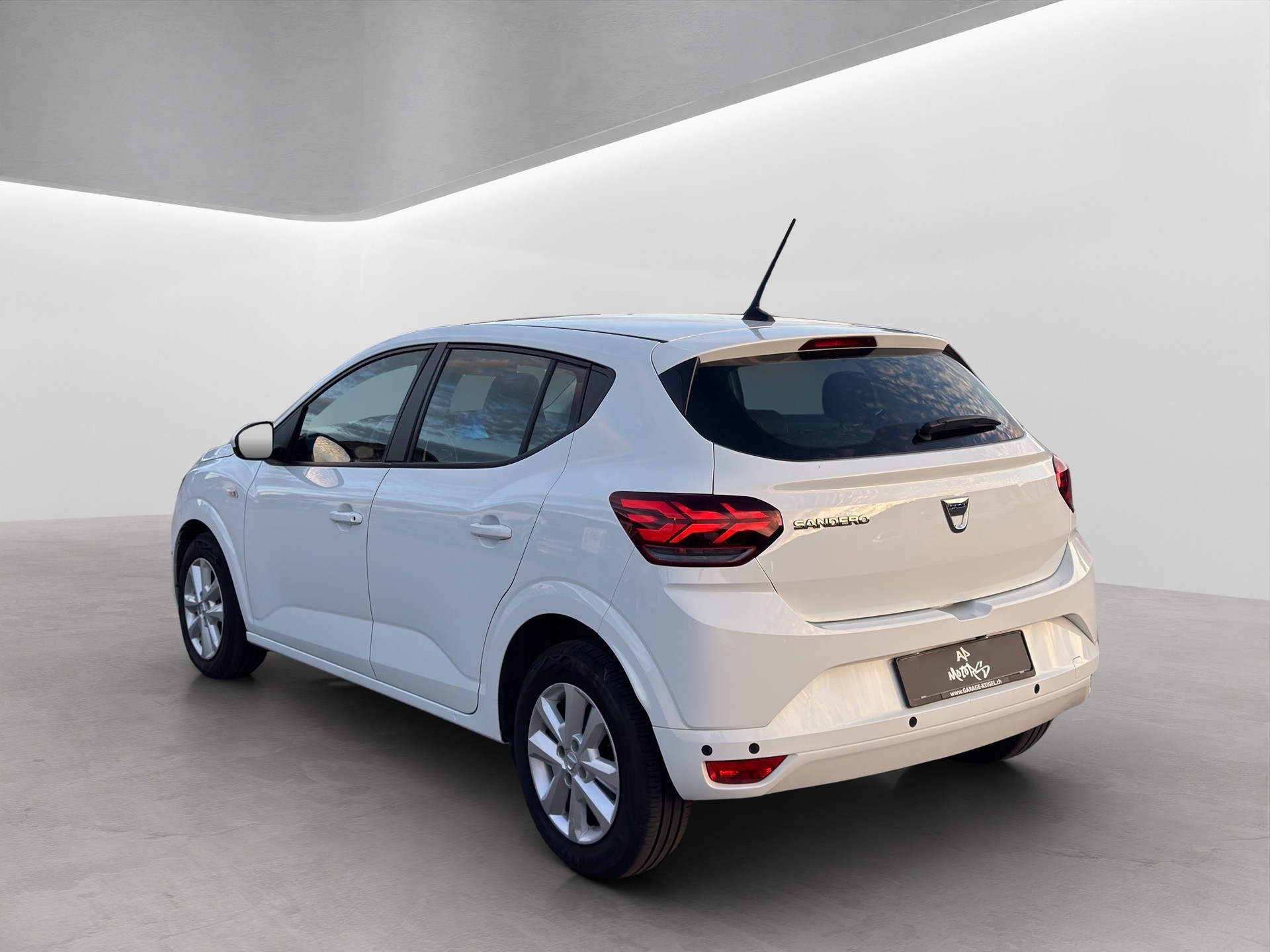 DACIA Sandero TCe 90 Comfort CVT-image-1